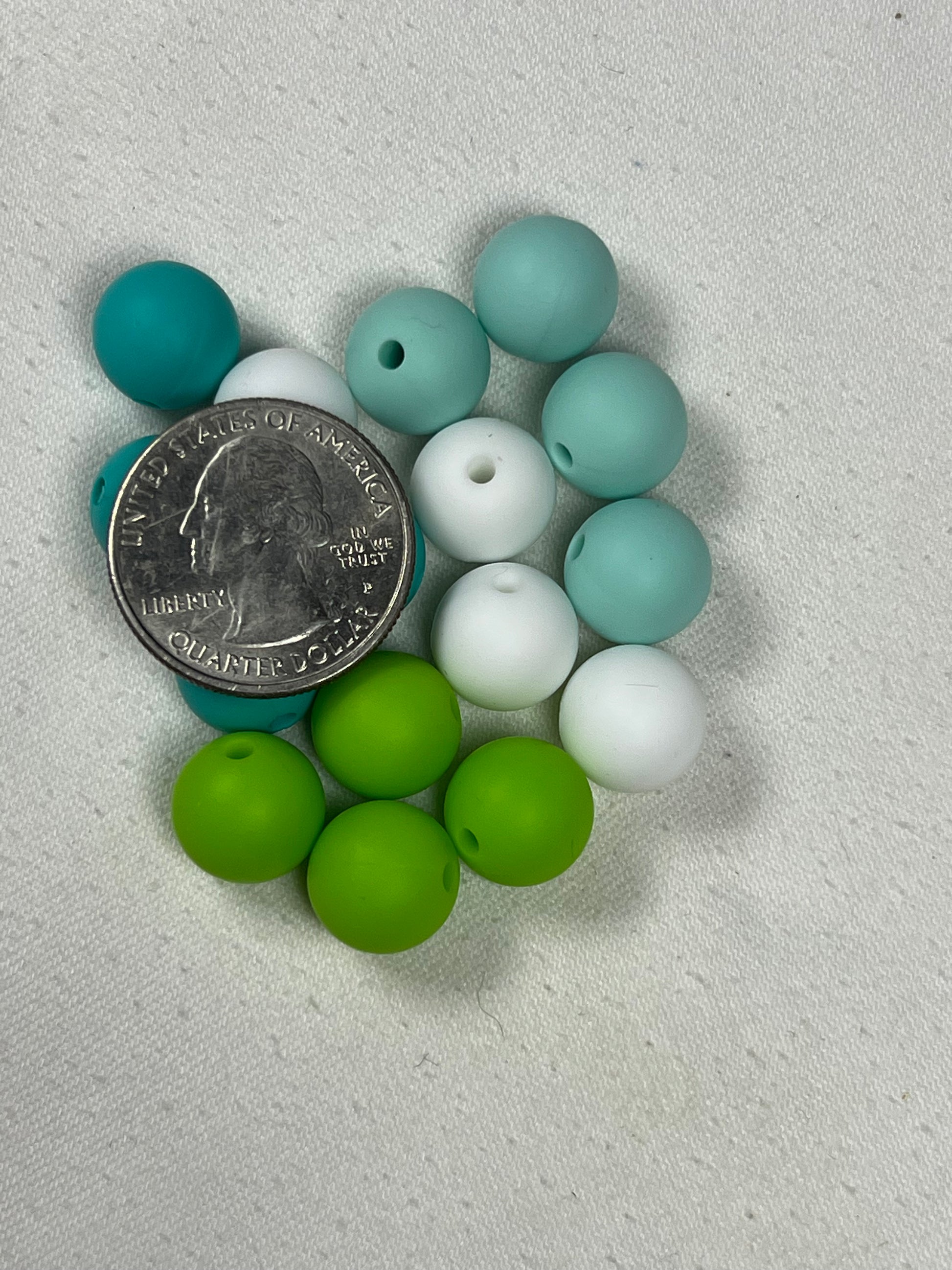 16 12mm Silicone Beads Green Mix