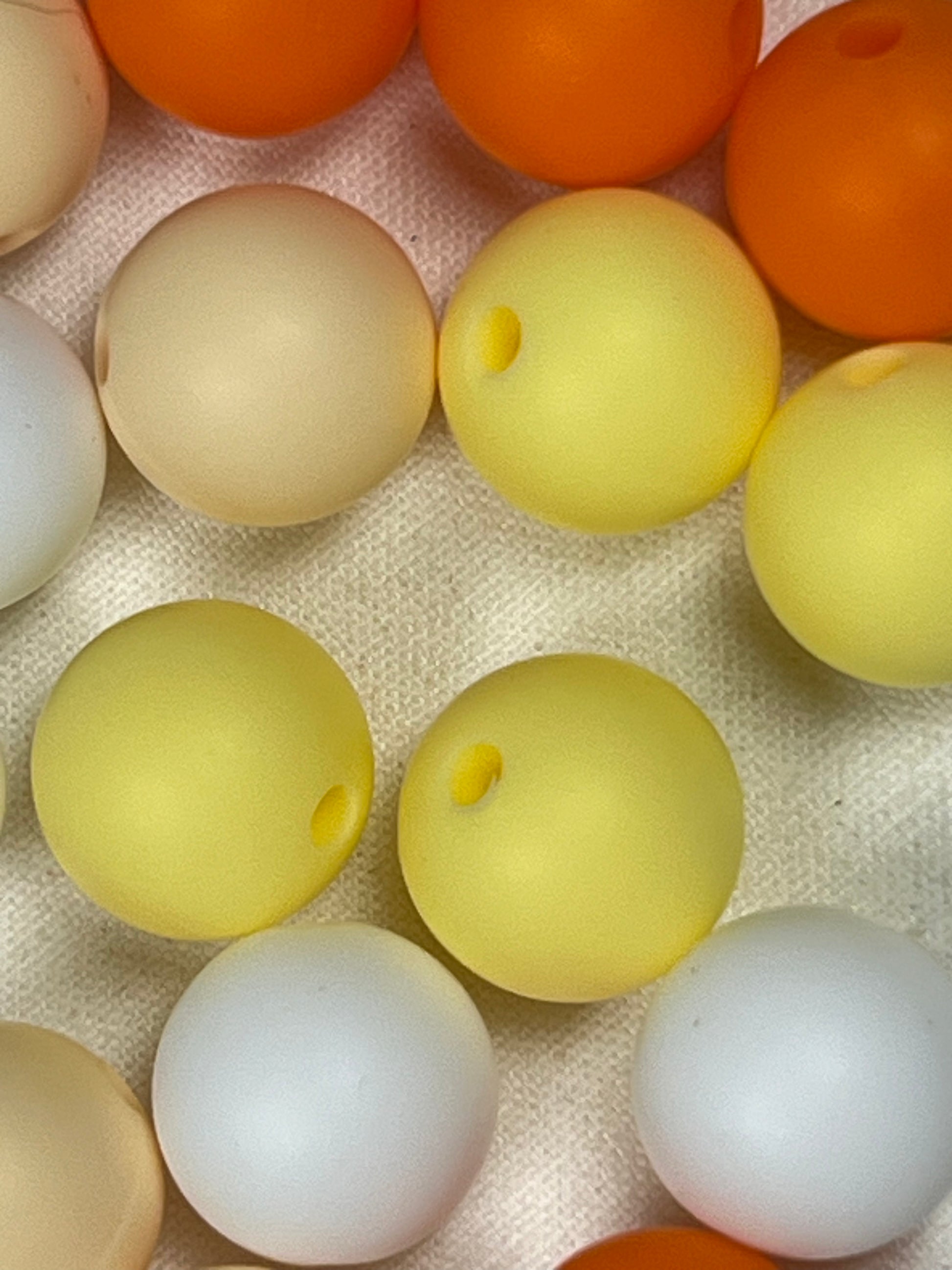 20 12mm Silicone Beads Orange