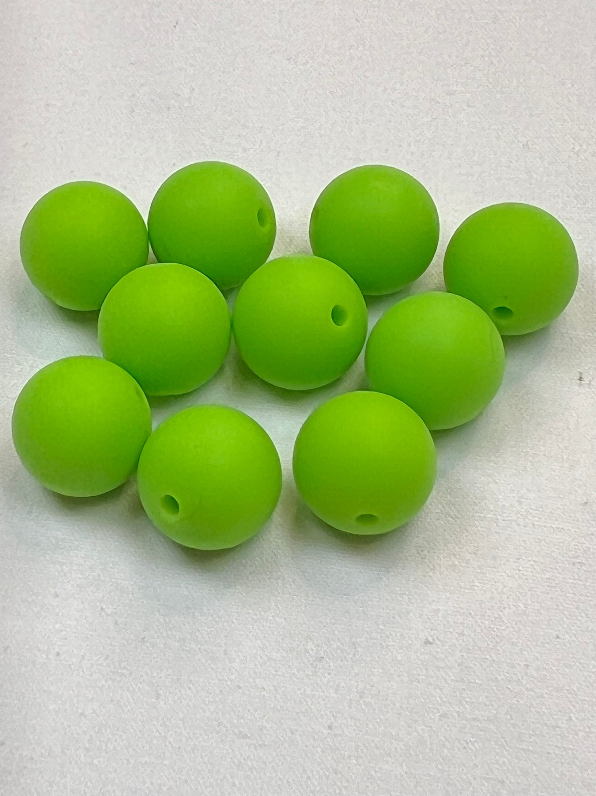 15 15mm Silicone Beads Yellow-Green