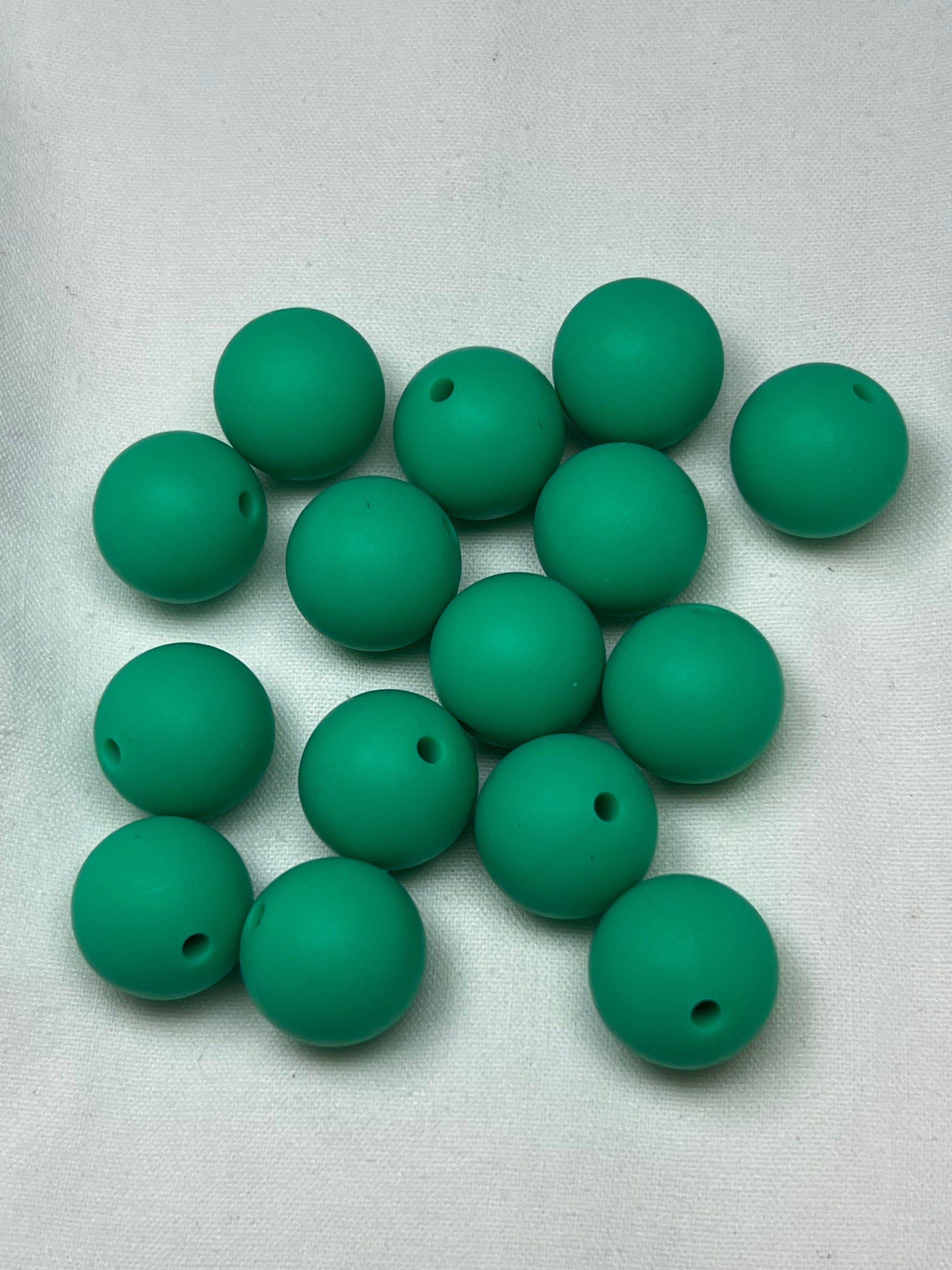 15 15mm Silicone Beads Green
