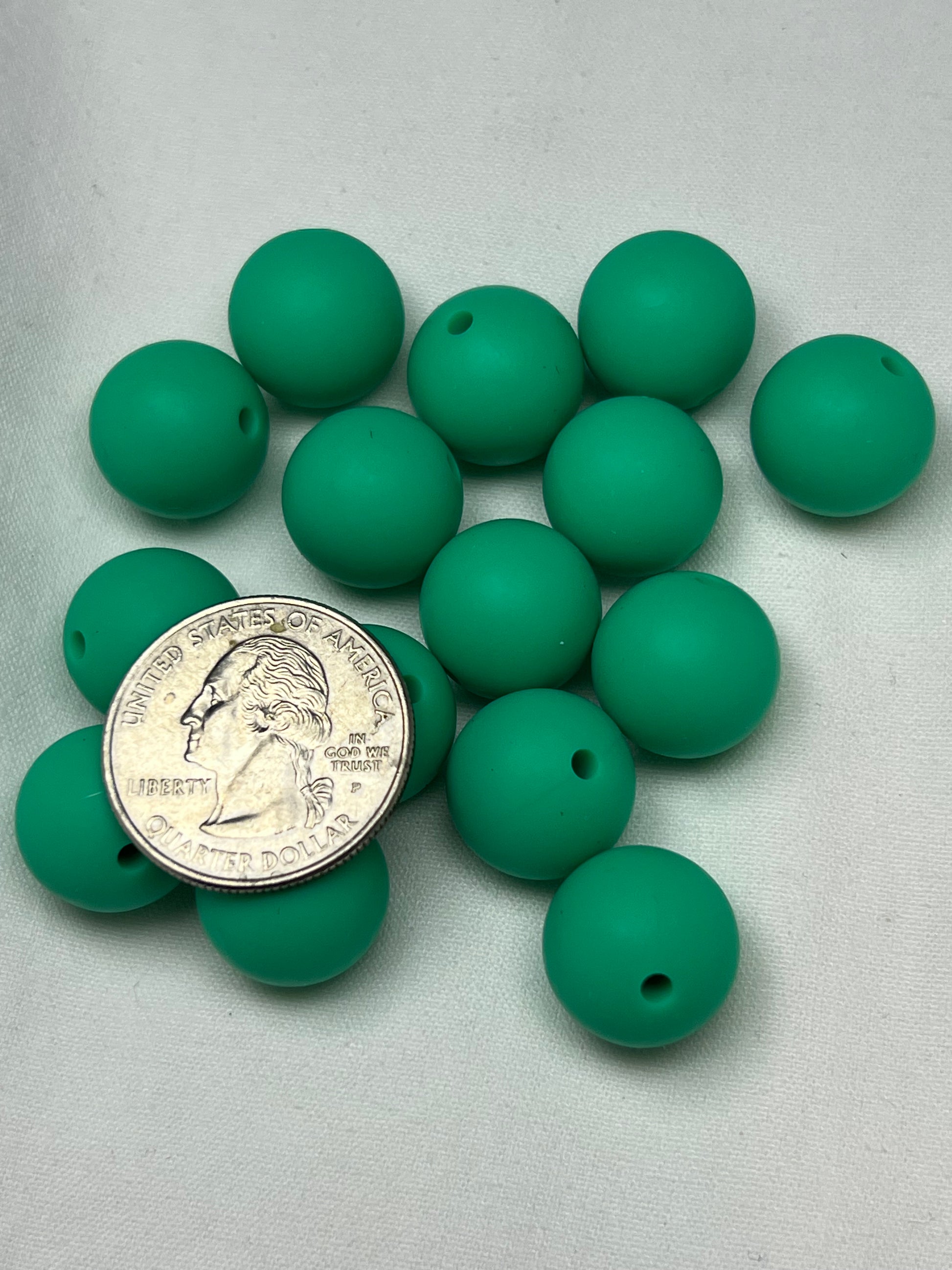 15 15mm Silicone Beads Green