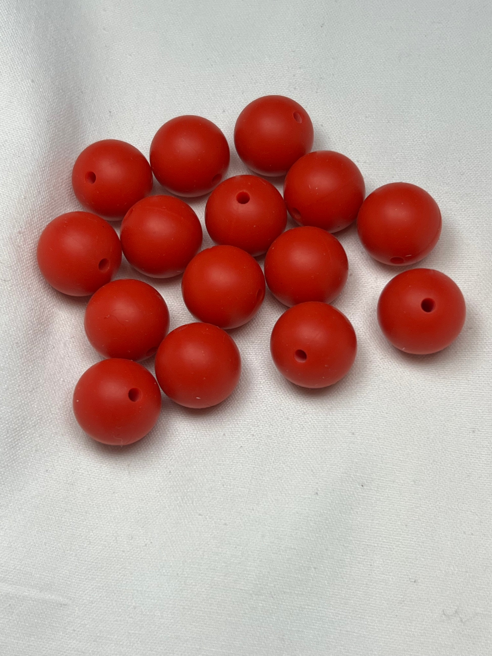 15 15mm Silicone Beads Red