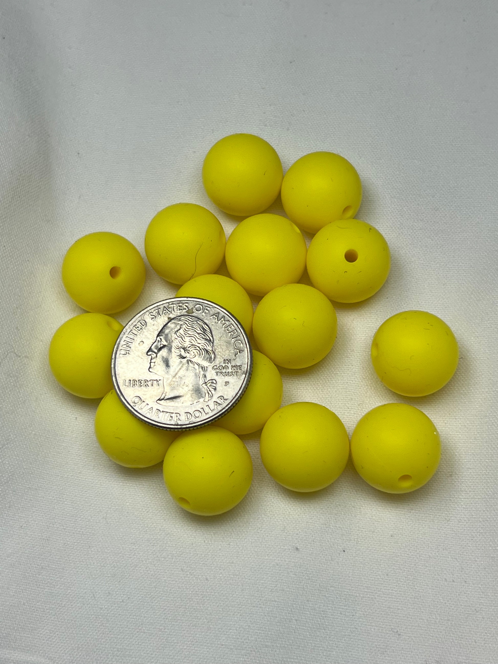 15 15mm Silicone Beads Yellow