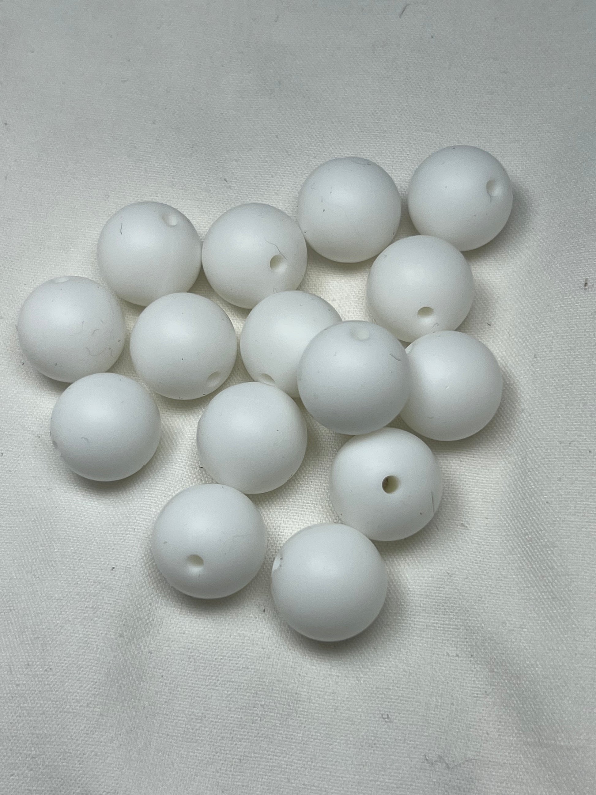15 15mm Silicone Beads White