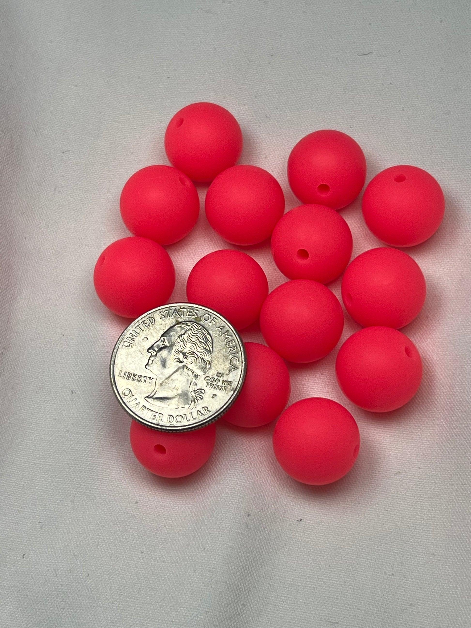 15 15mm Silicone Beads Bright Pink