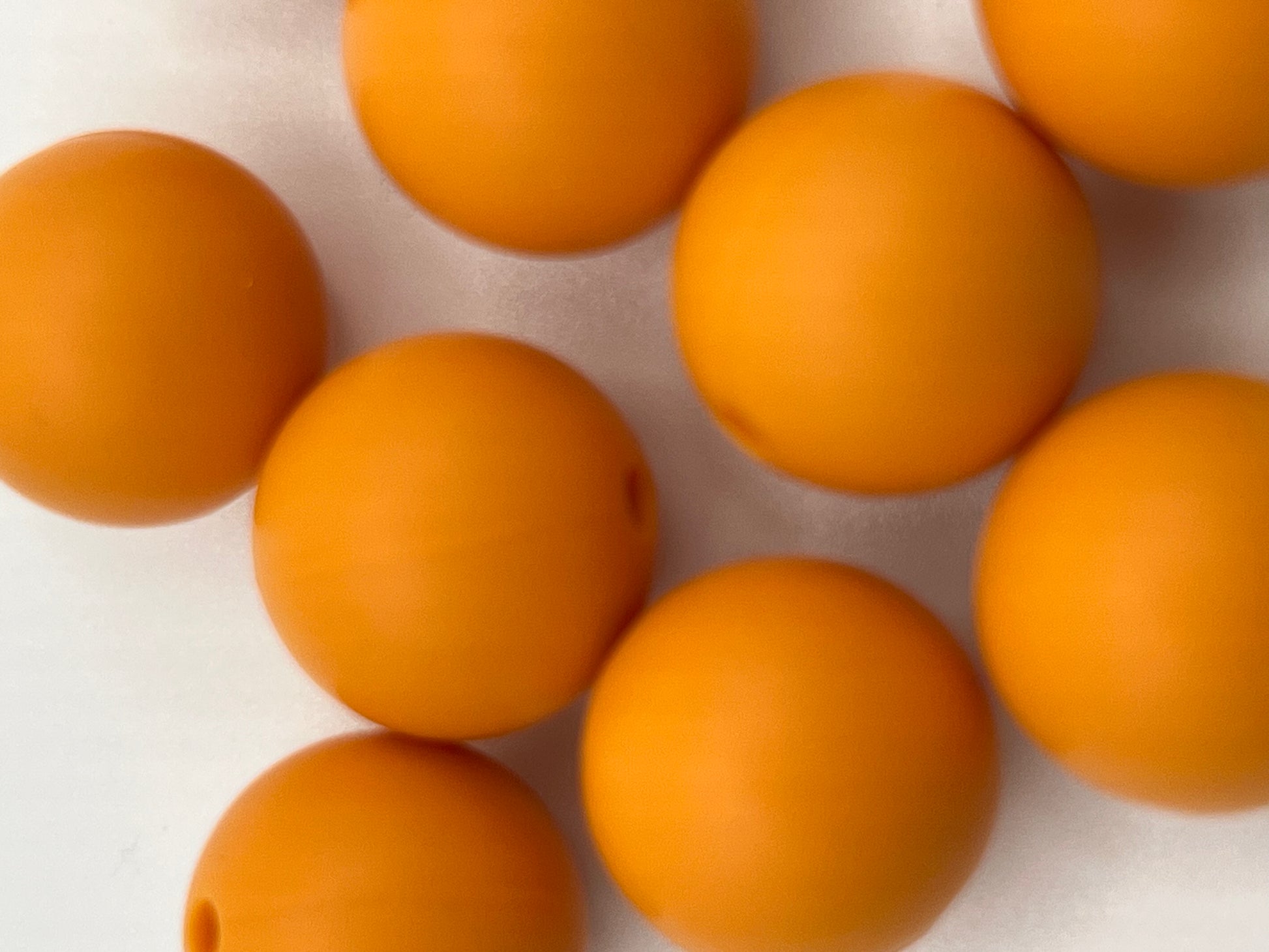10 15mm Round Silicone Beads Orange