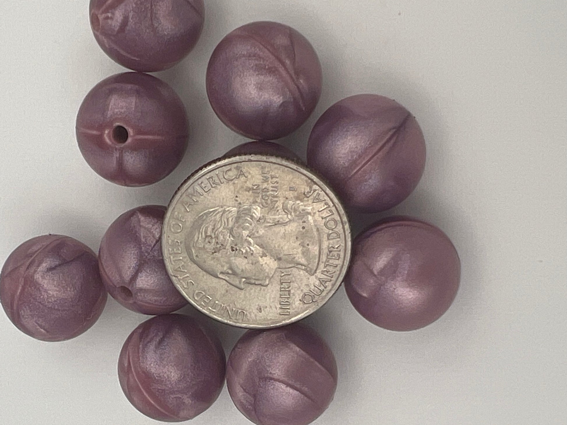10 15mm Round Silicone Beads Orchid Pearl