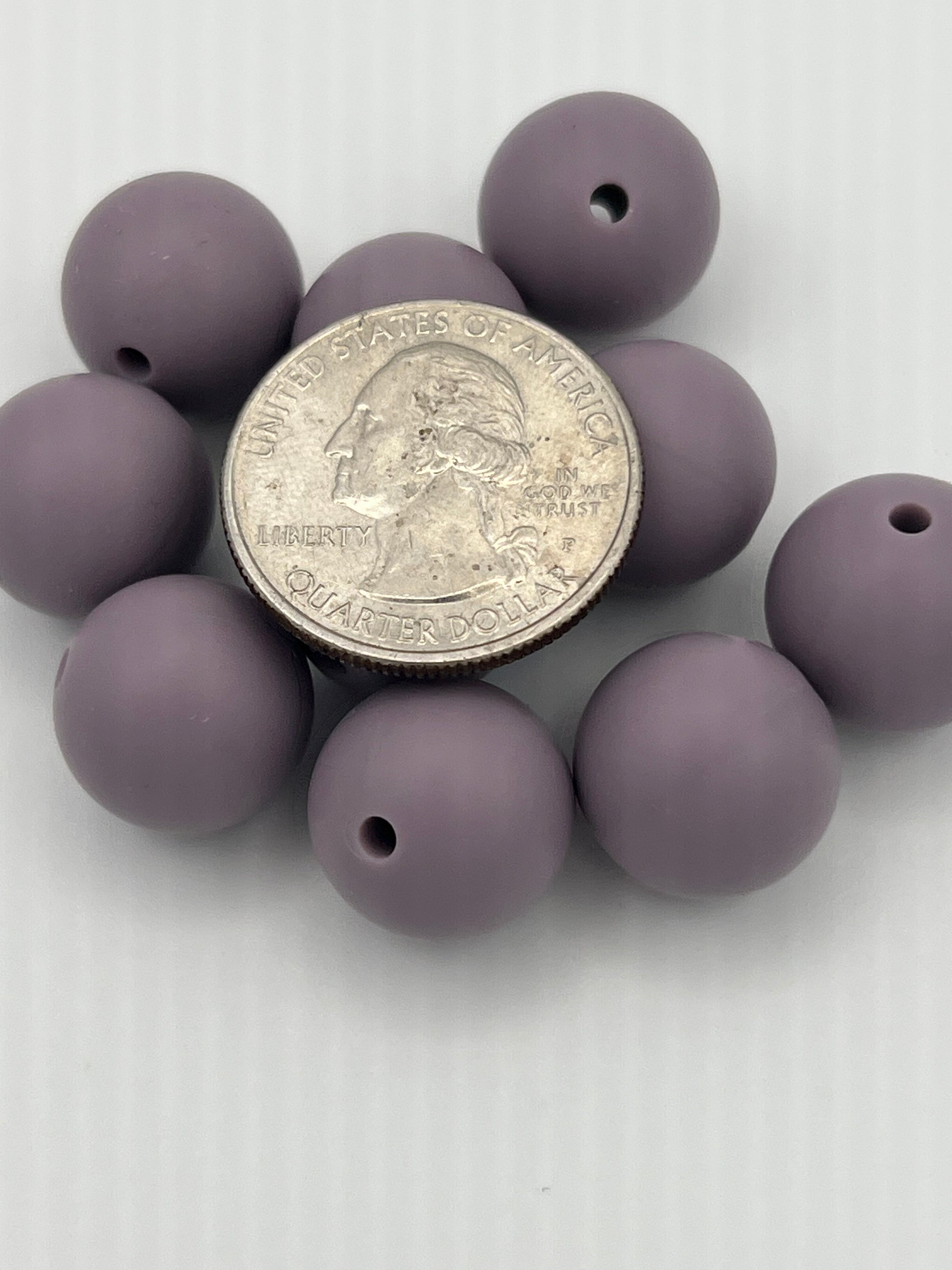 10 15mm Round Silicone Beads Thistle