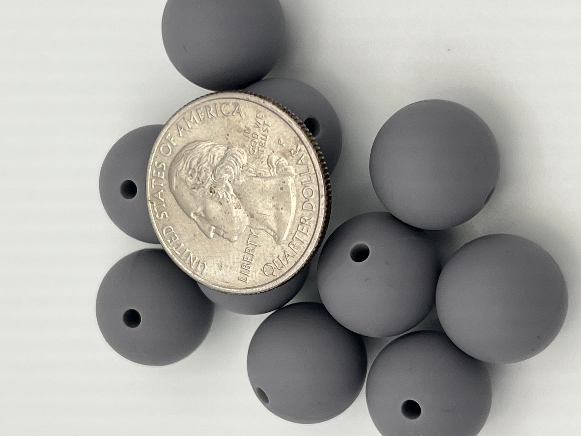 10 15mm Round Silicone Beads Gray