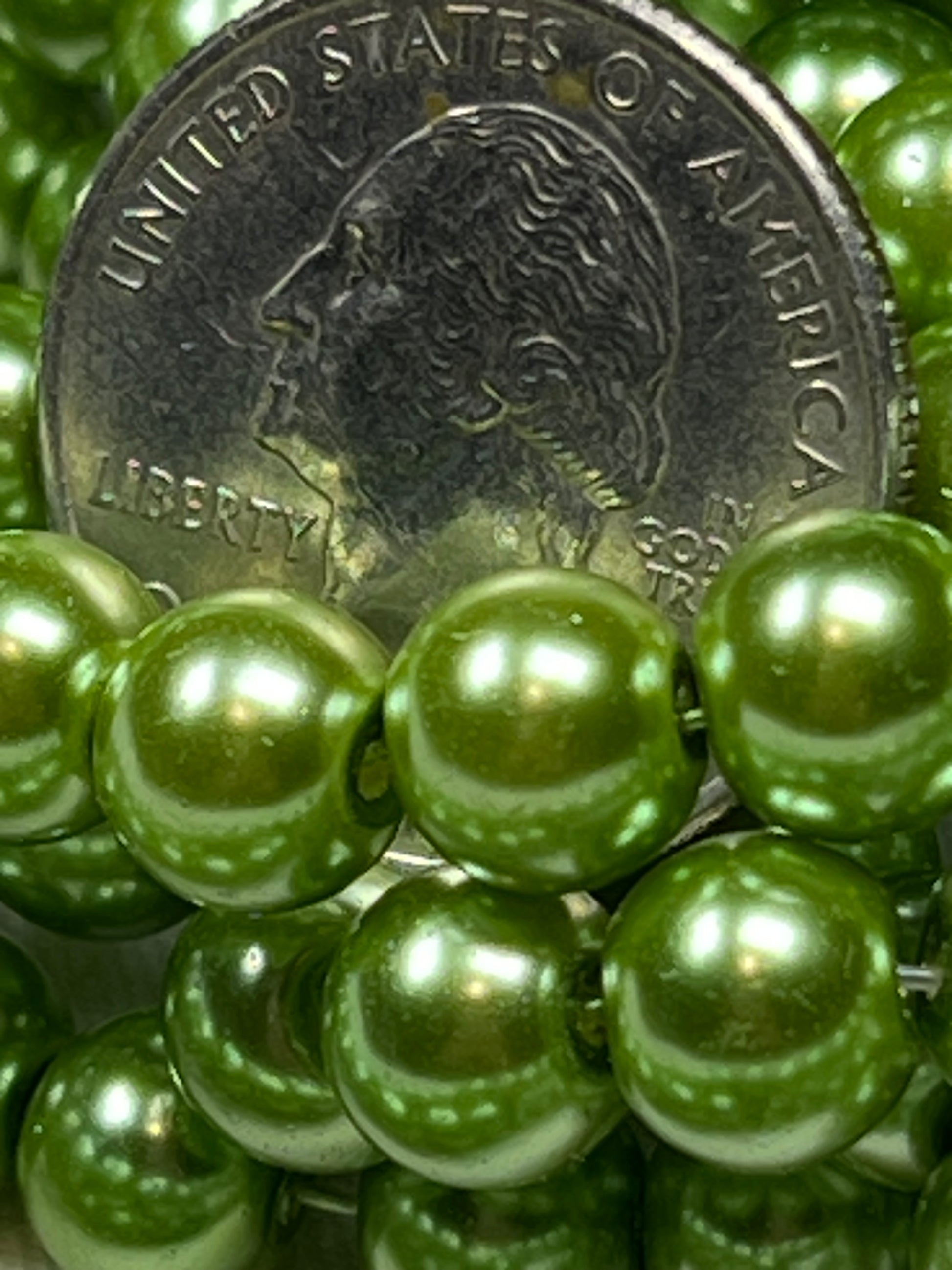 50 8mm Glass Pearl Beads Spearmint