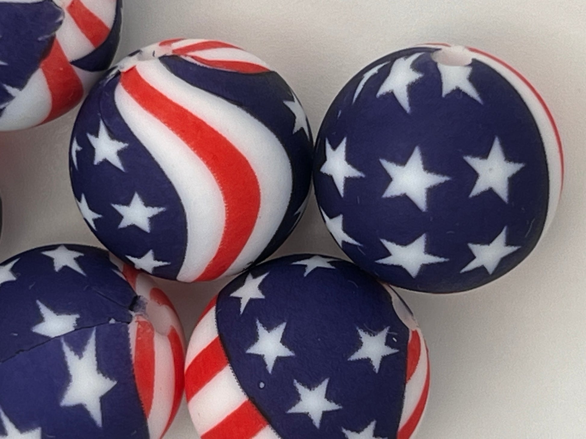 10 15mm Silicone Beads in Americana