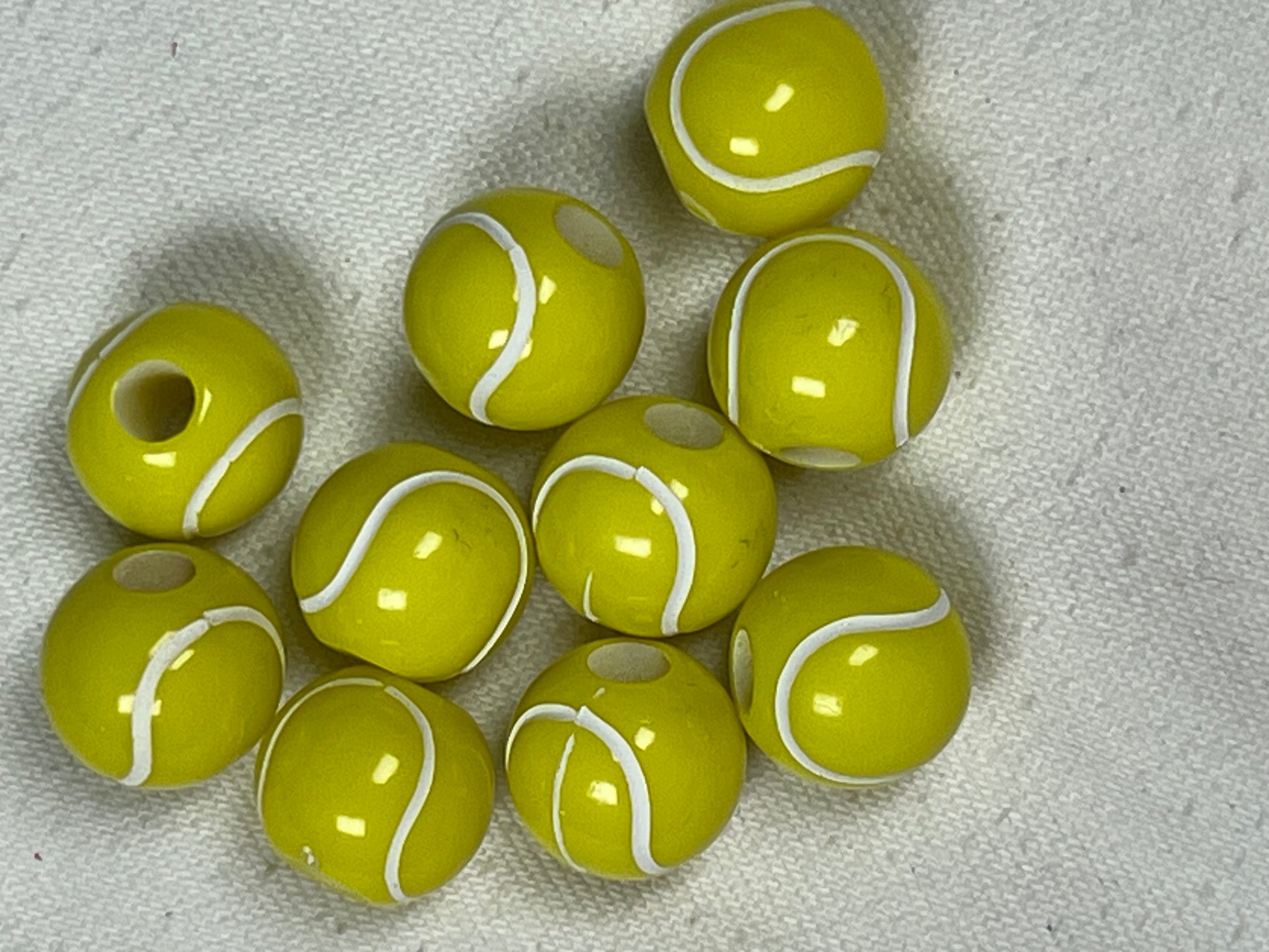 10 Acrylic Tennis Ball Beads