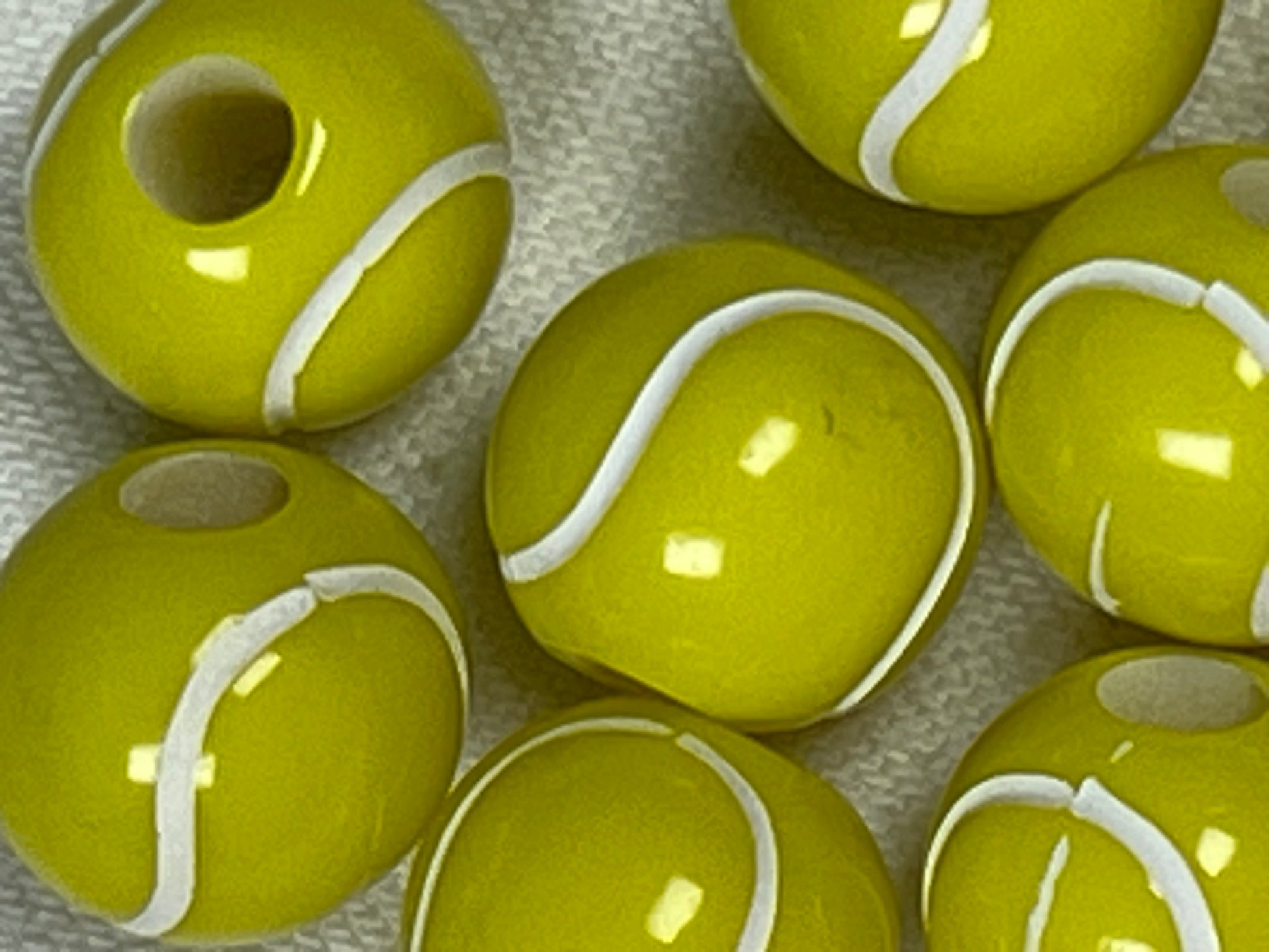 10 Acrylic Tennis Ball Beads