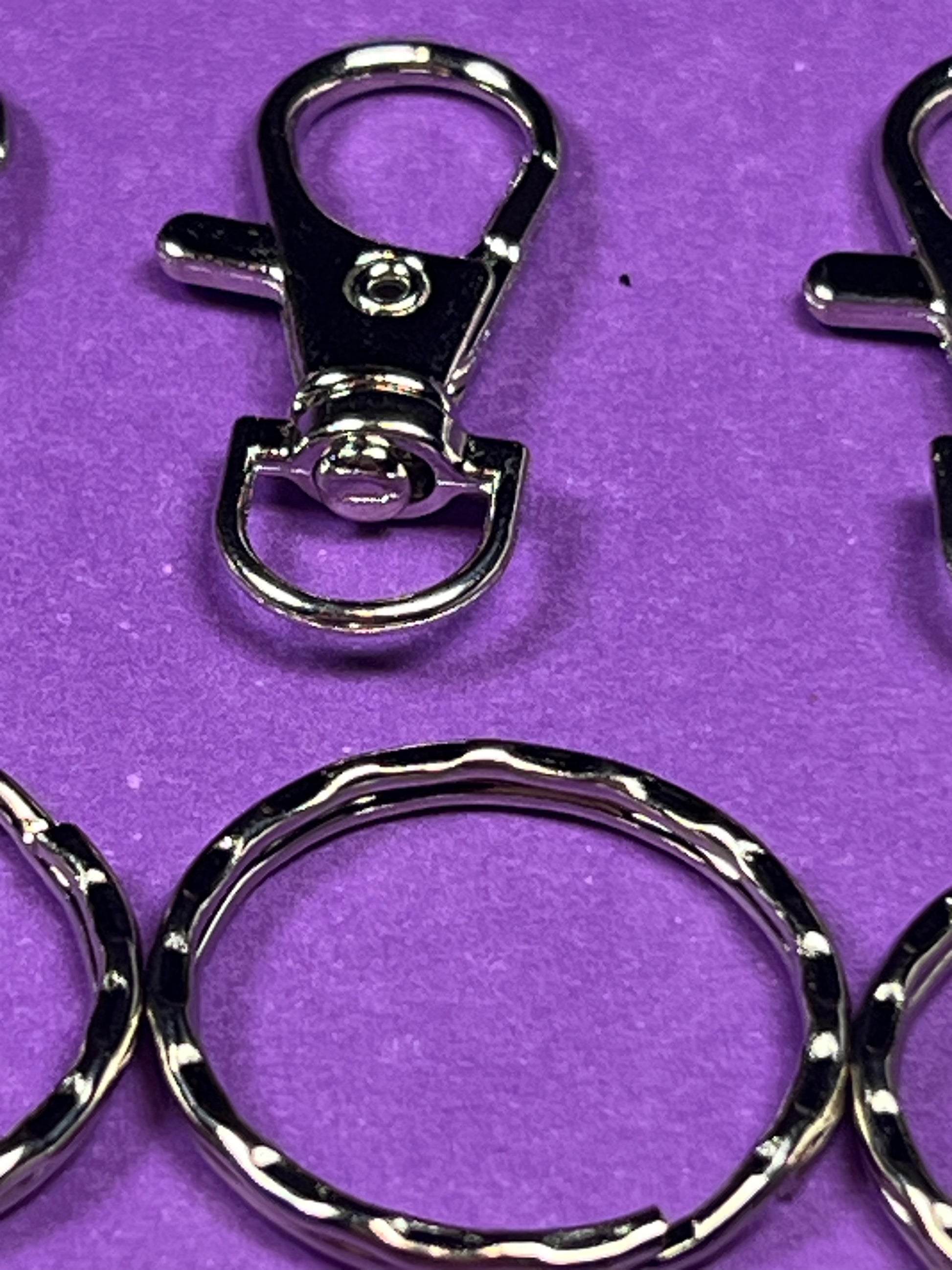4 Split Wavy Key Ring w/Swivel Lobster Claw Clasp