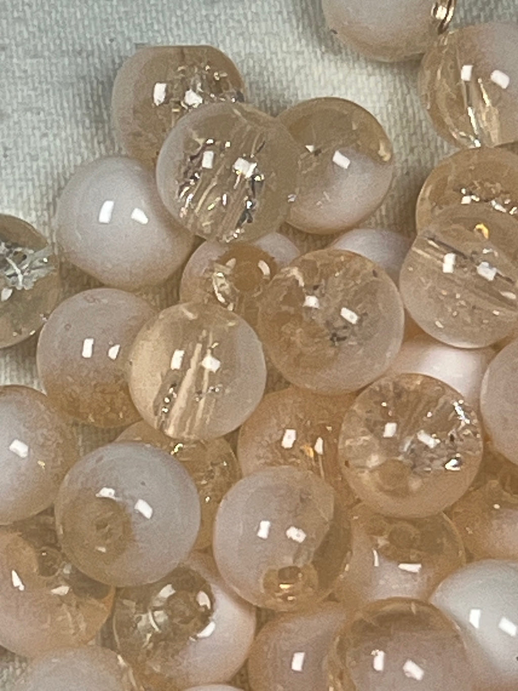 50 8mm Two-Tone Crackle Glass Beads Moccasin & White