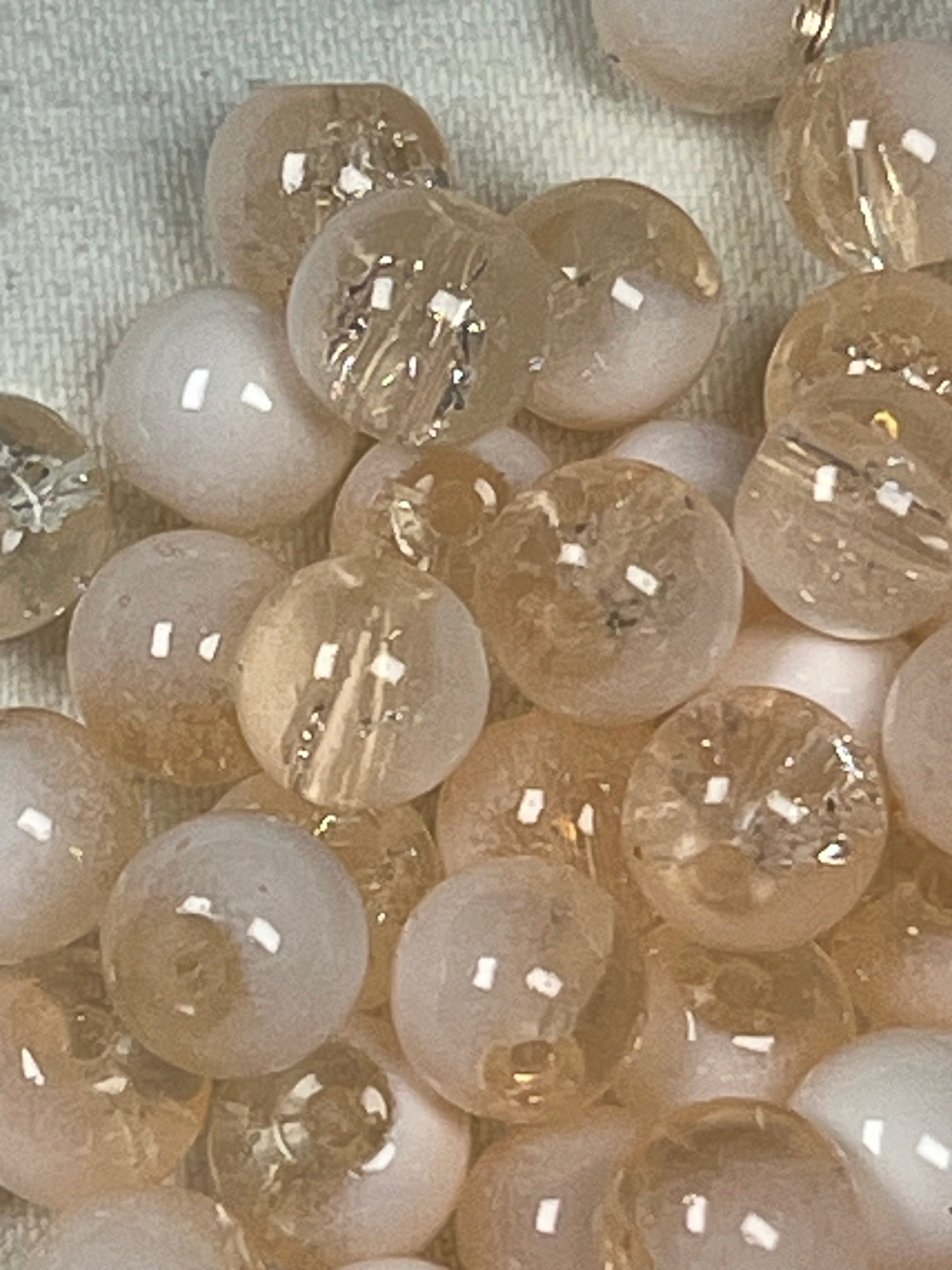 50 8mm Two-Tone Crackle Glass Beads Moccasin & White