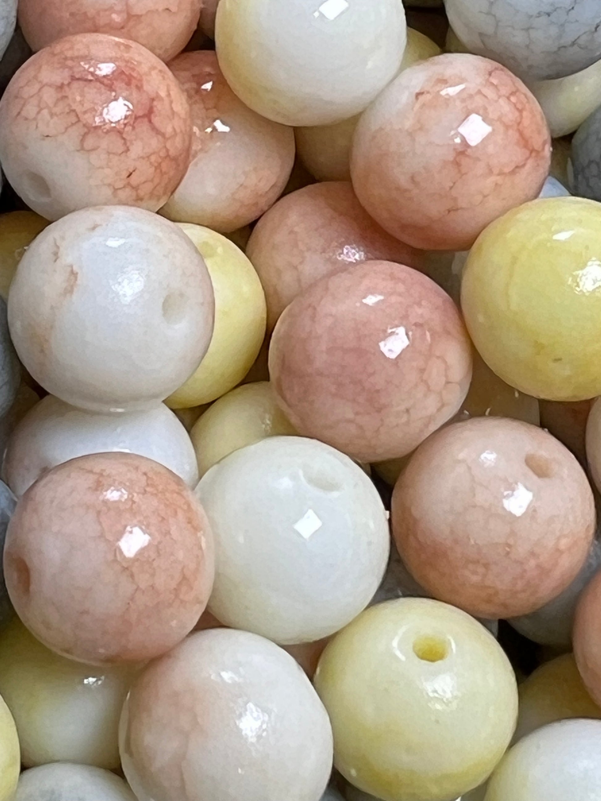 35 10mm Opaque Crackle Glass Beads Champagne Yellow