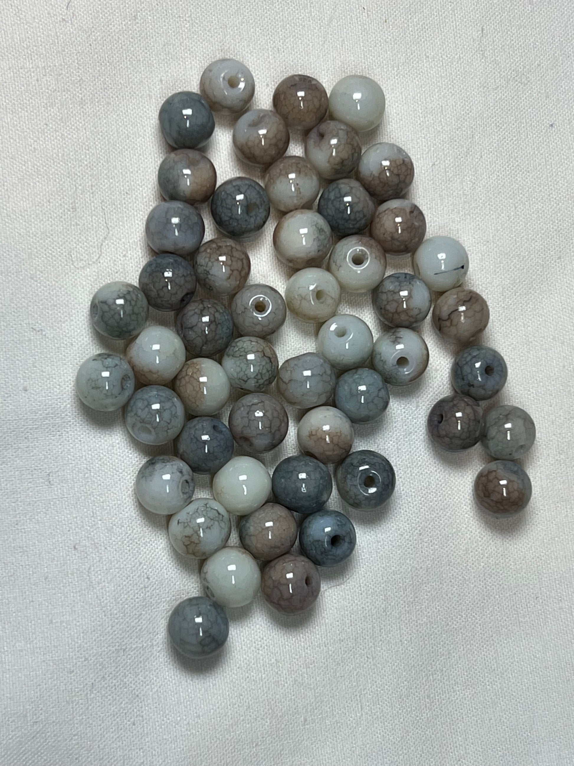 50 8mm Opaque Crackle Glass Beads Gray