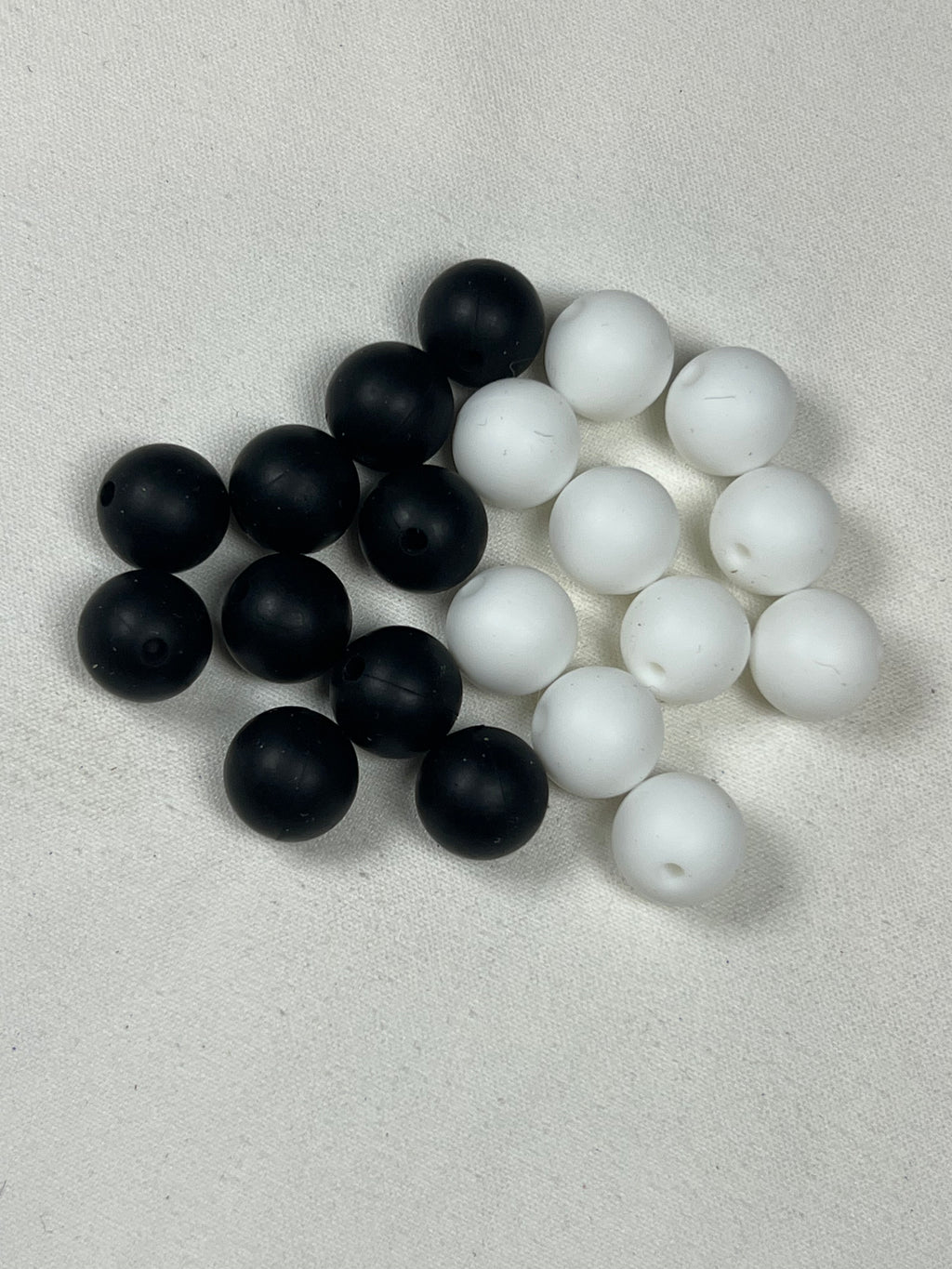 20 12mm Silicone Beads Black & White