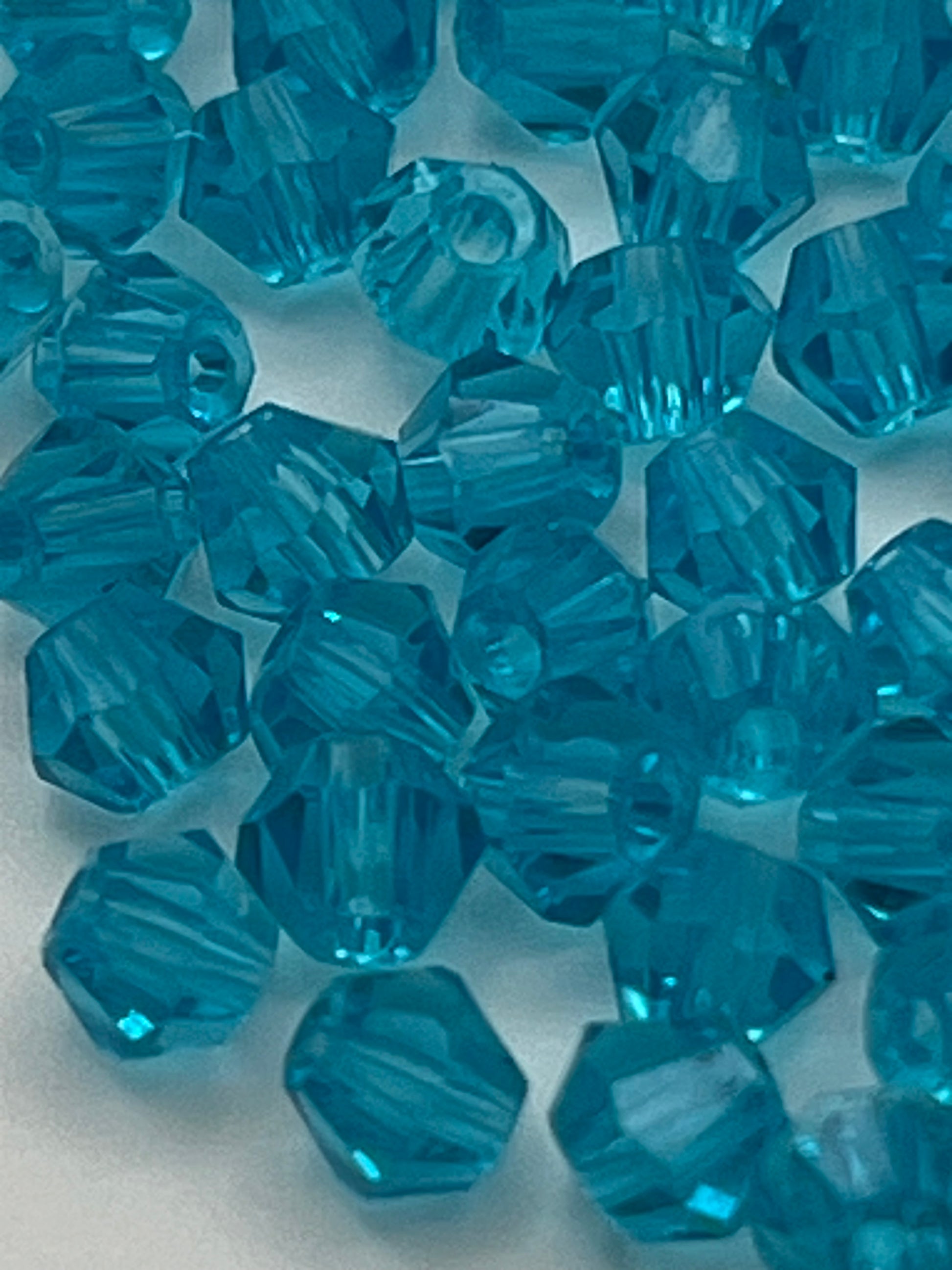 100 4mm Glass Faceted Bicone Beads Turquoise