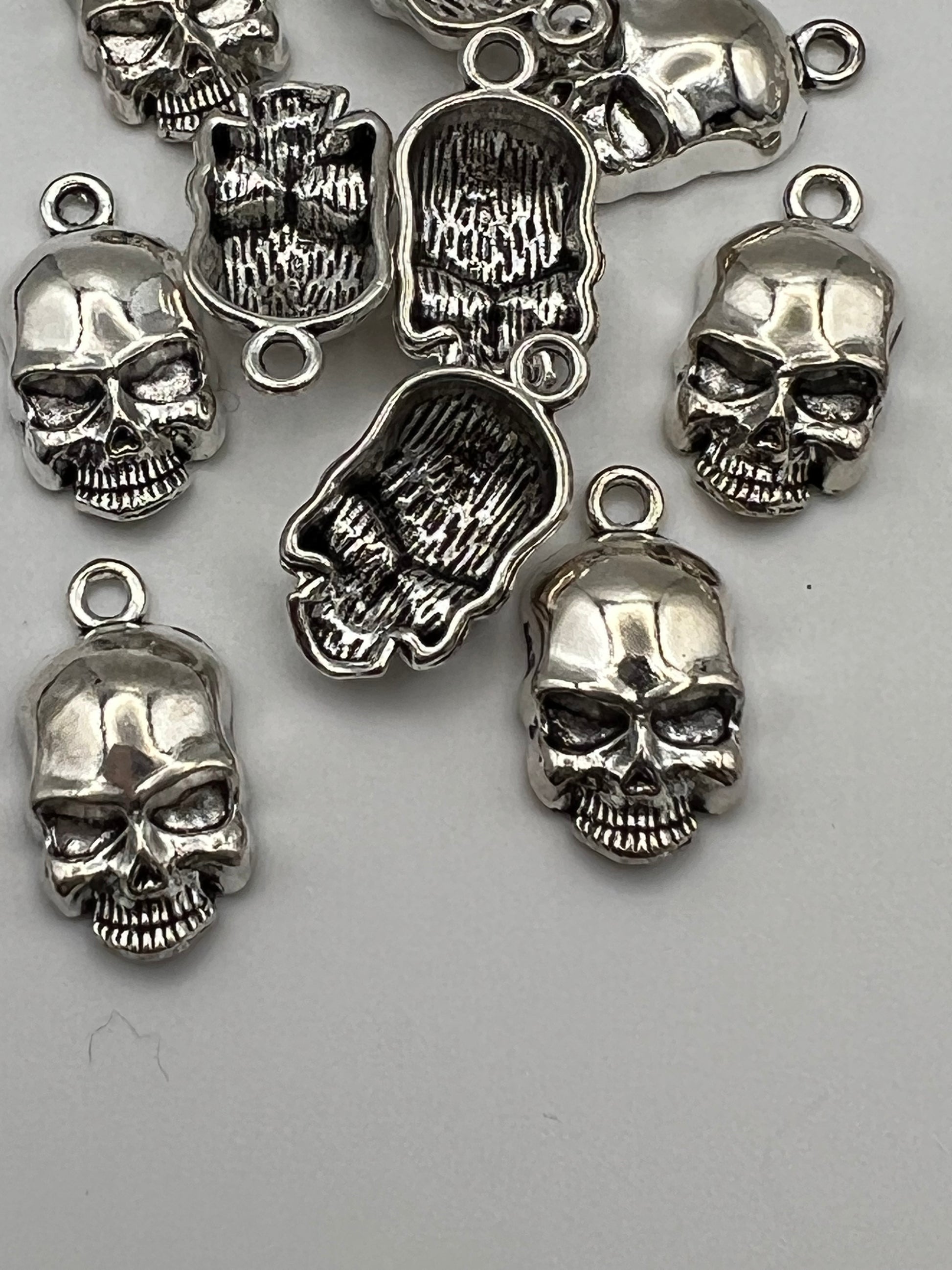 30 Tibetan Style Halloween Skulls & Skeleton Pendants/Charms