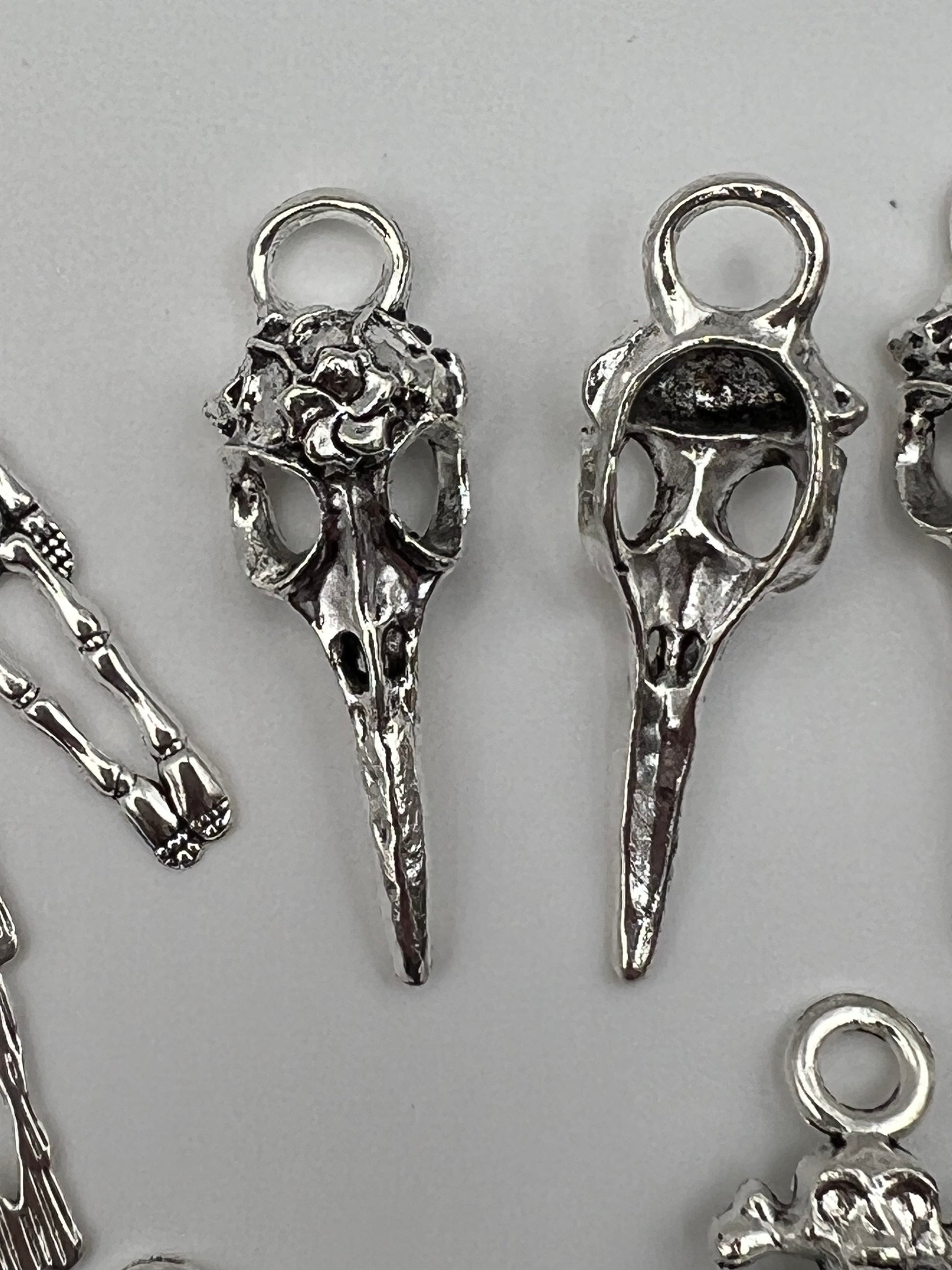 30 Tibetan Style Halloween Skulls & Skeleton Pendants/Charms