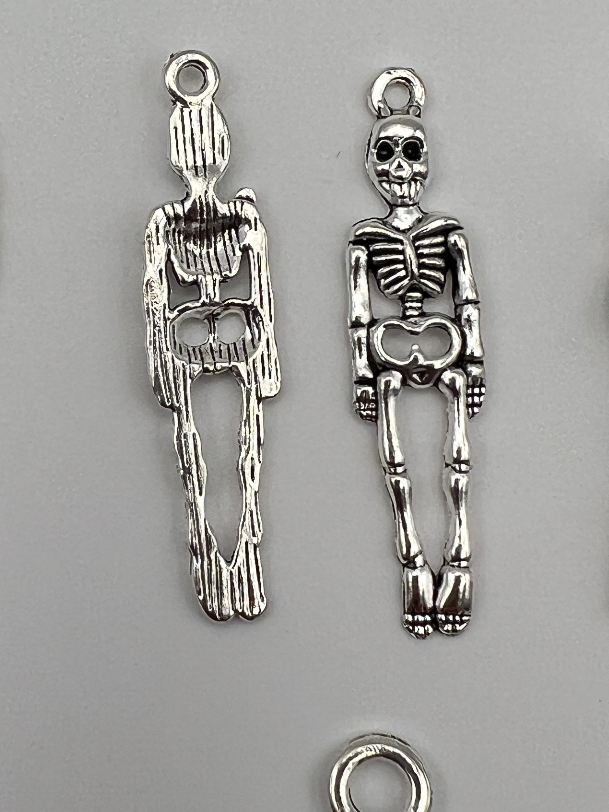 30 Tibetan Style Halloween Skulls & Skeleton Pendants/Charms