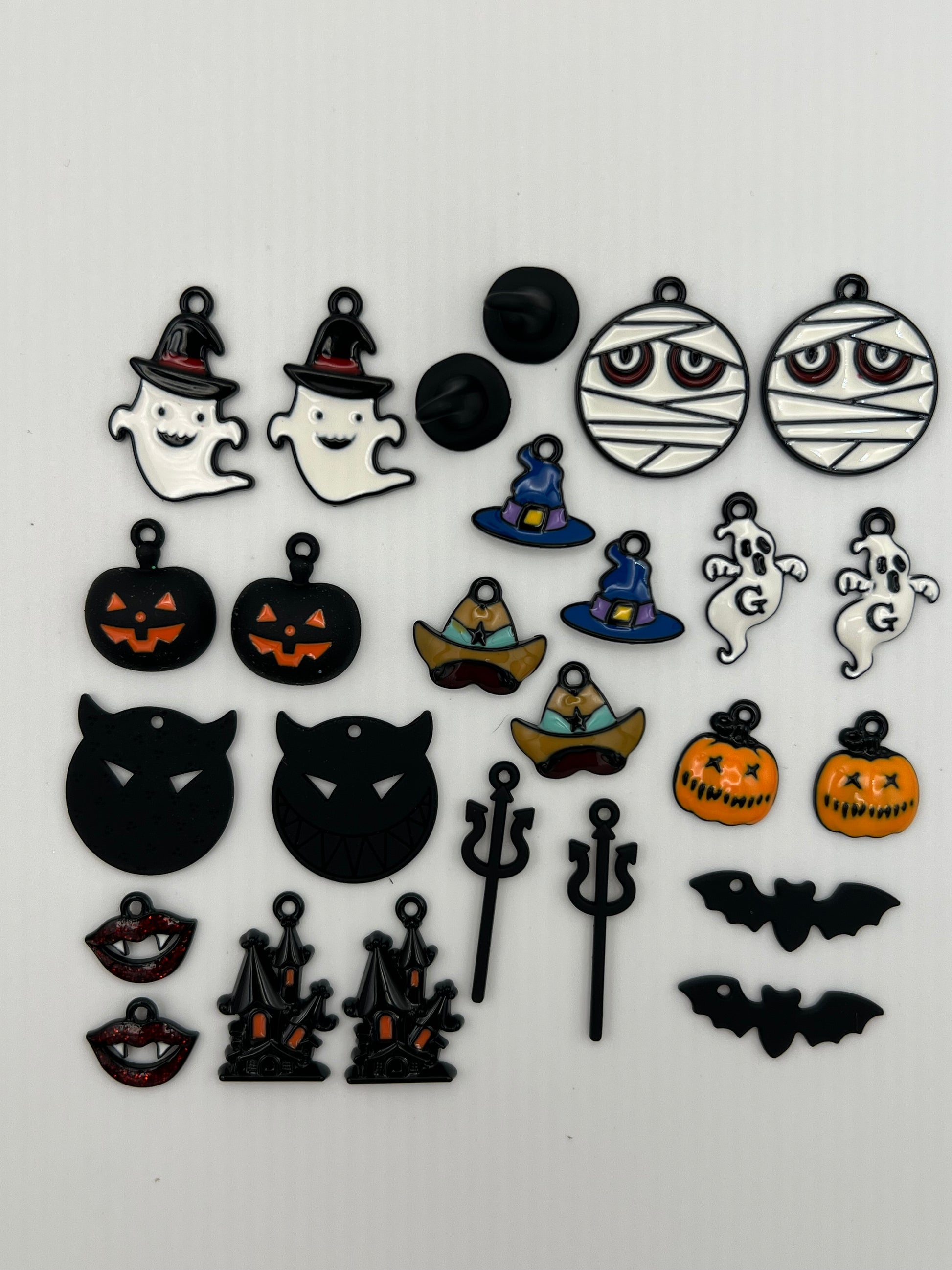 26 Enamel Halloween Pendants in Gunmetal 13 Different Designs