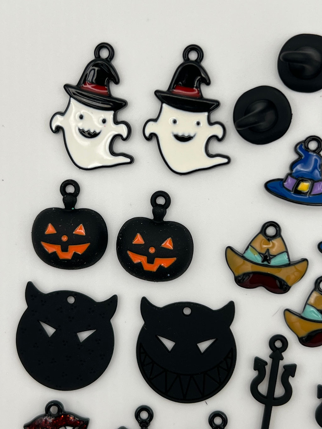 26 Enamel Halloween Pendants in Gunmetal 13 Different Designs