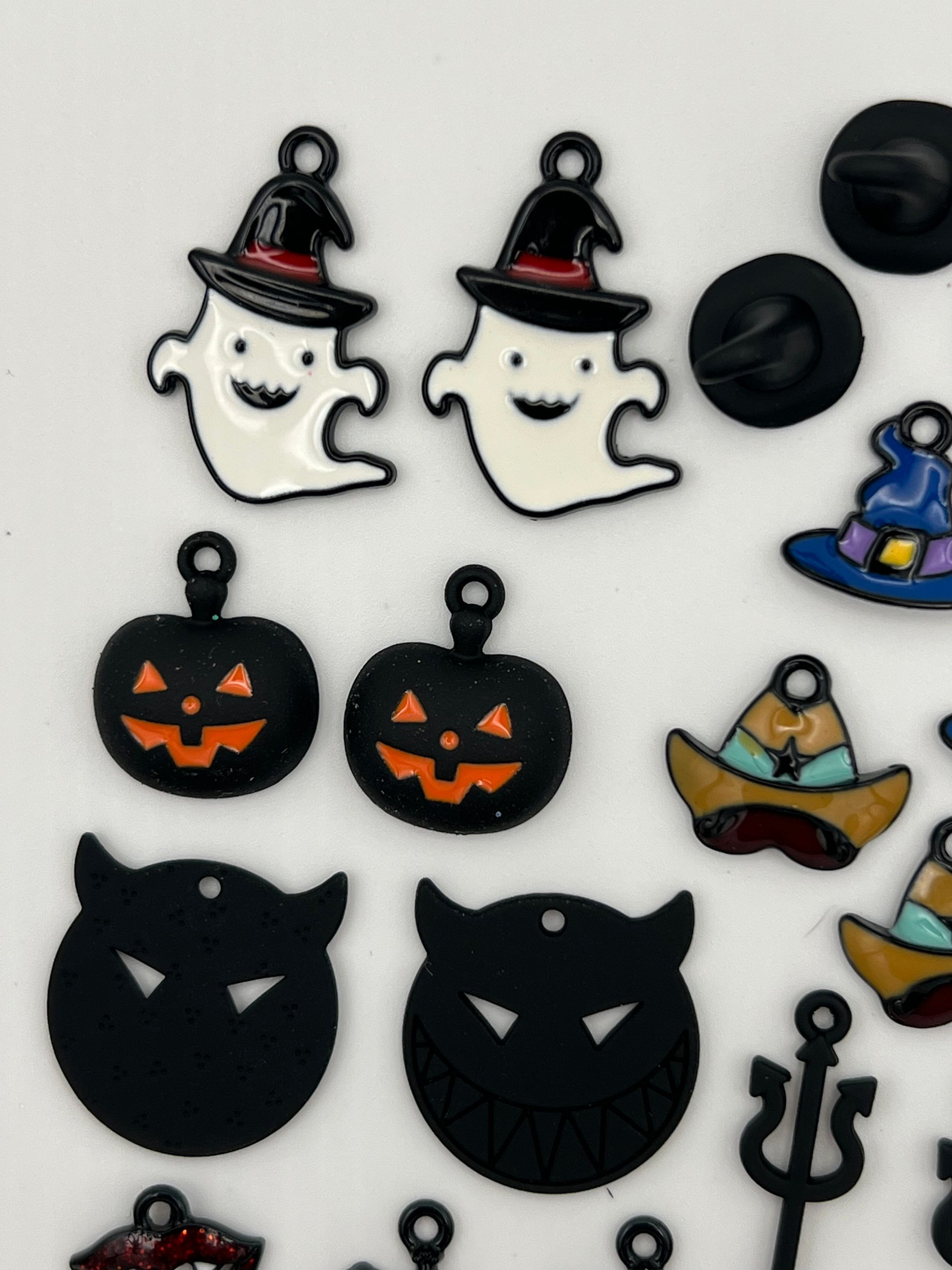 26 Enamel Halloween Pendants in Gunmetal 13 Different Designs