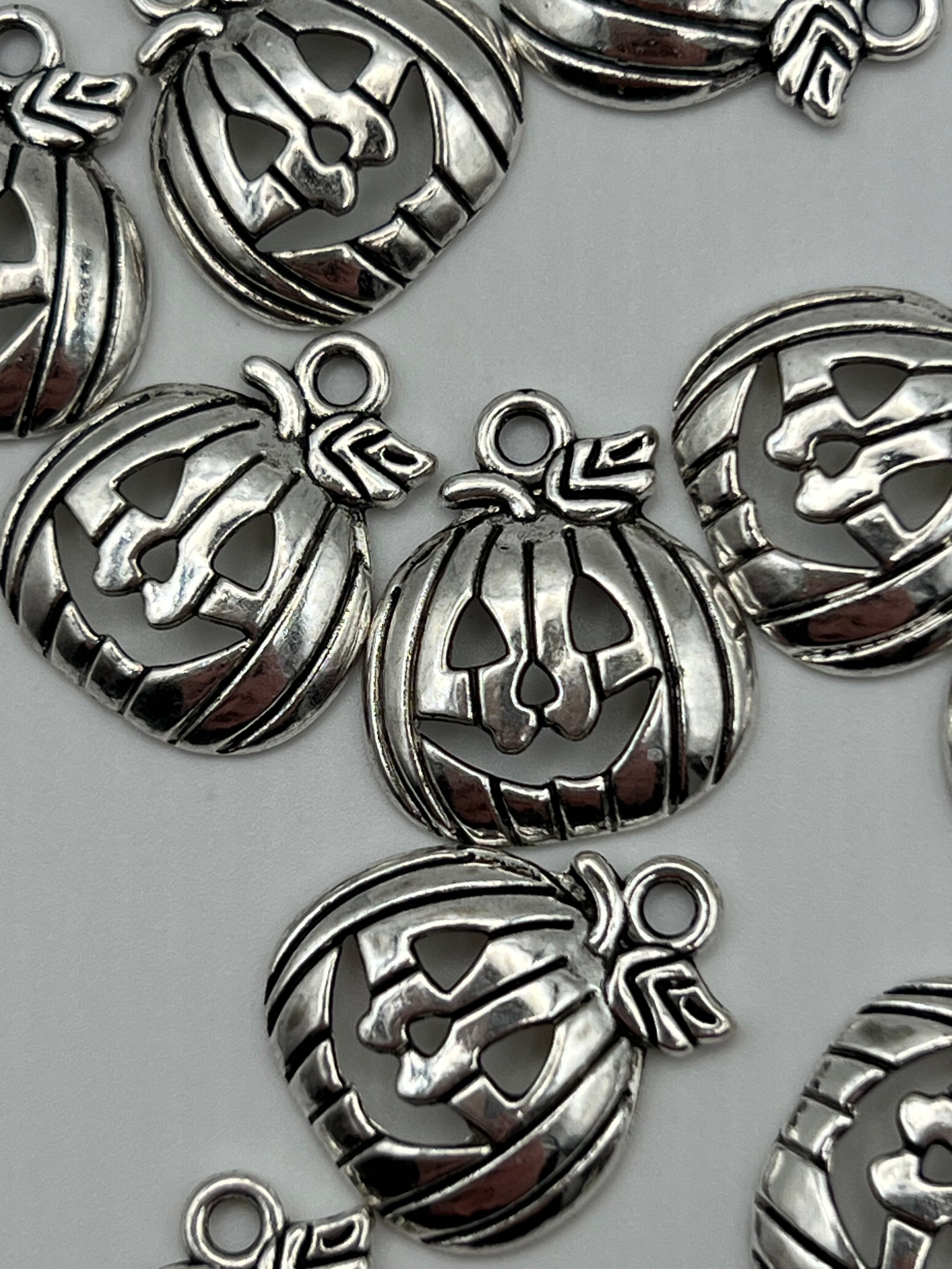 20 Tibetan Style Halloween Jack-O-Lantern Pendants Antique Silver
