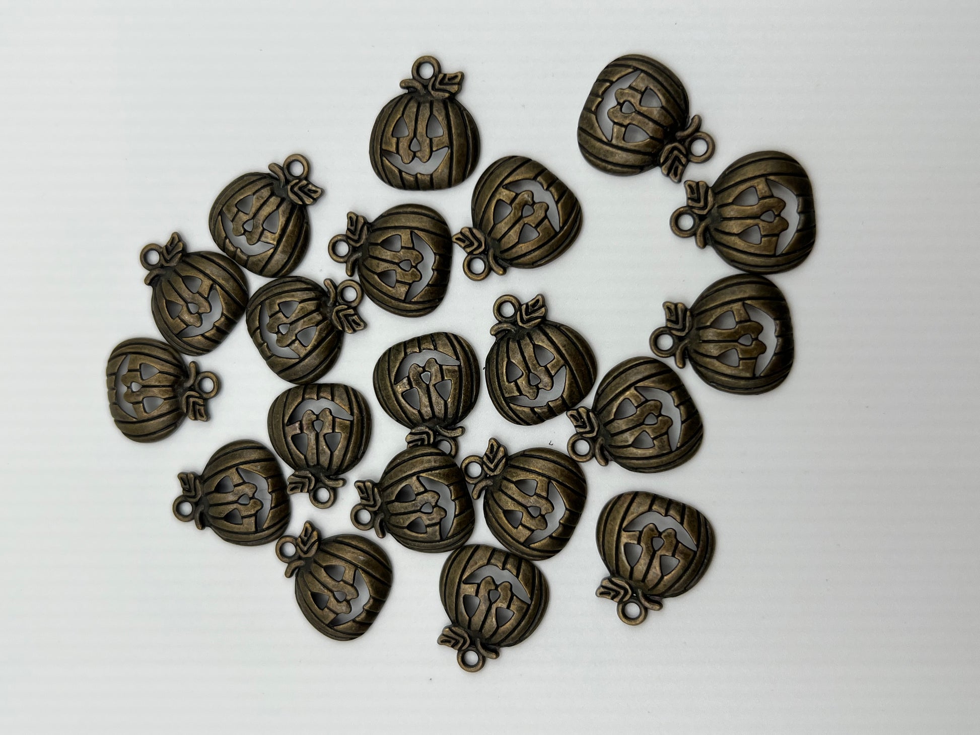 20 Tibetan Style Halloween Jack-O-Lantern Pendants Antique Bronze
