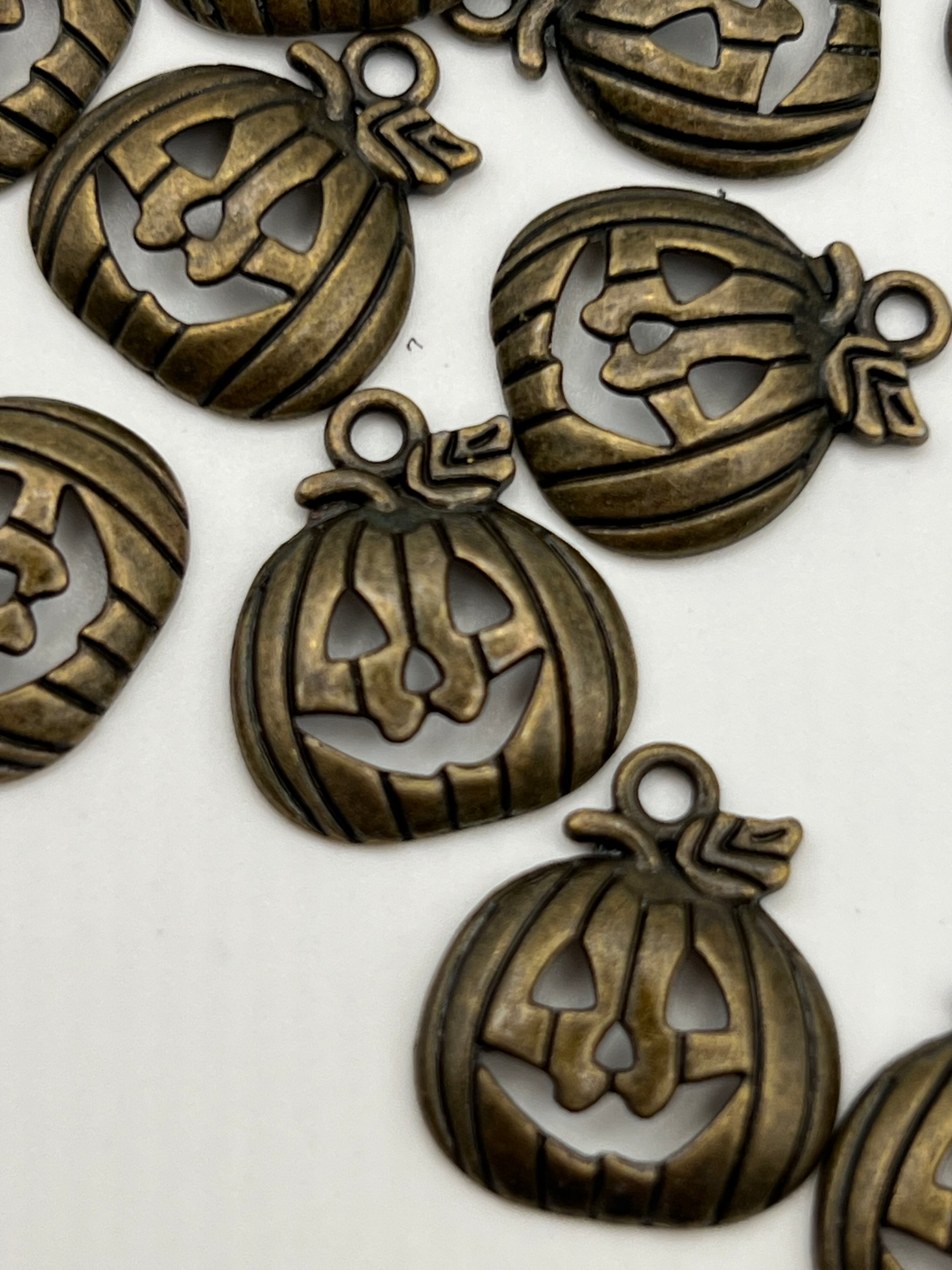 20 Tibetan Style Halloween Jack-O-Lantern Pendants Antique Bronze