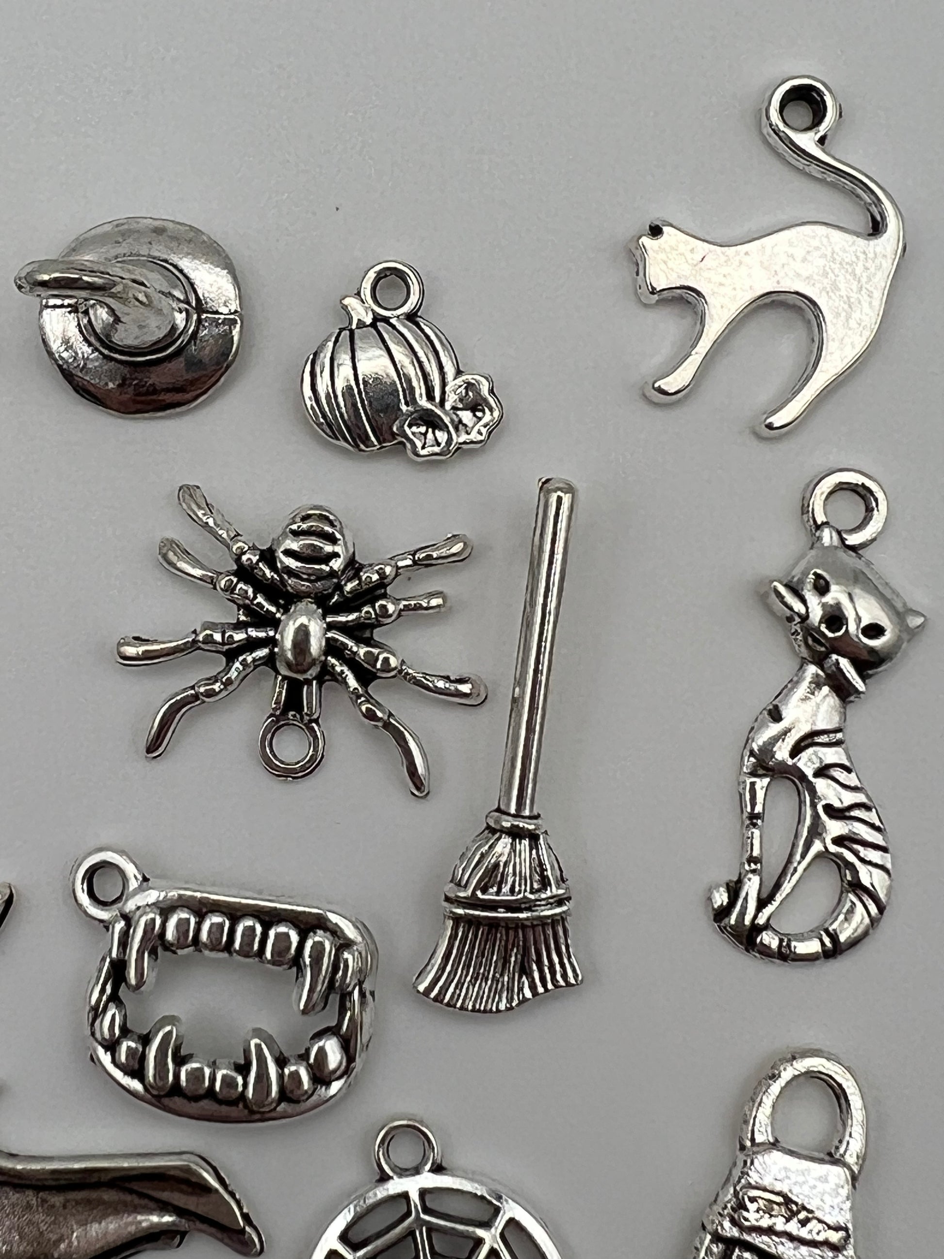 16 Tibetan Style Halloween Mixed Pendants