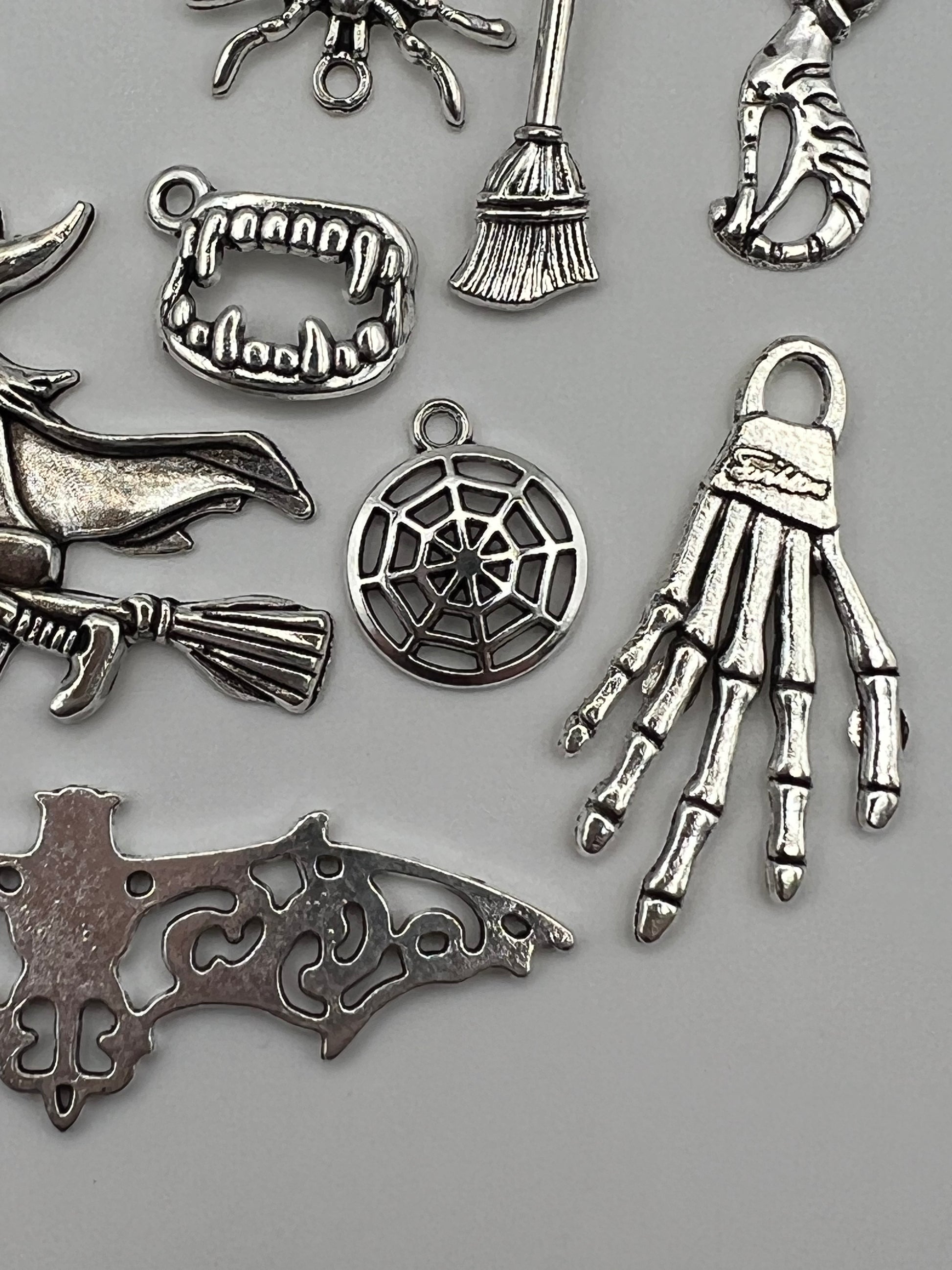 16 Tibetan Style Halloween Mixed Pendants