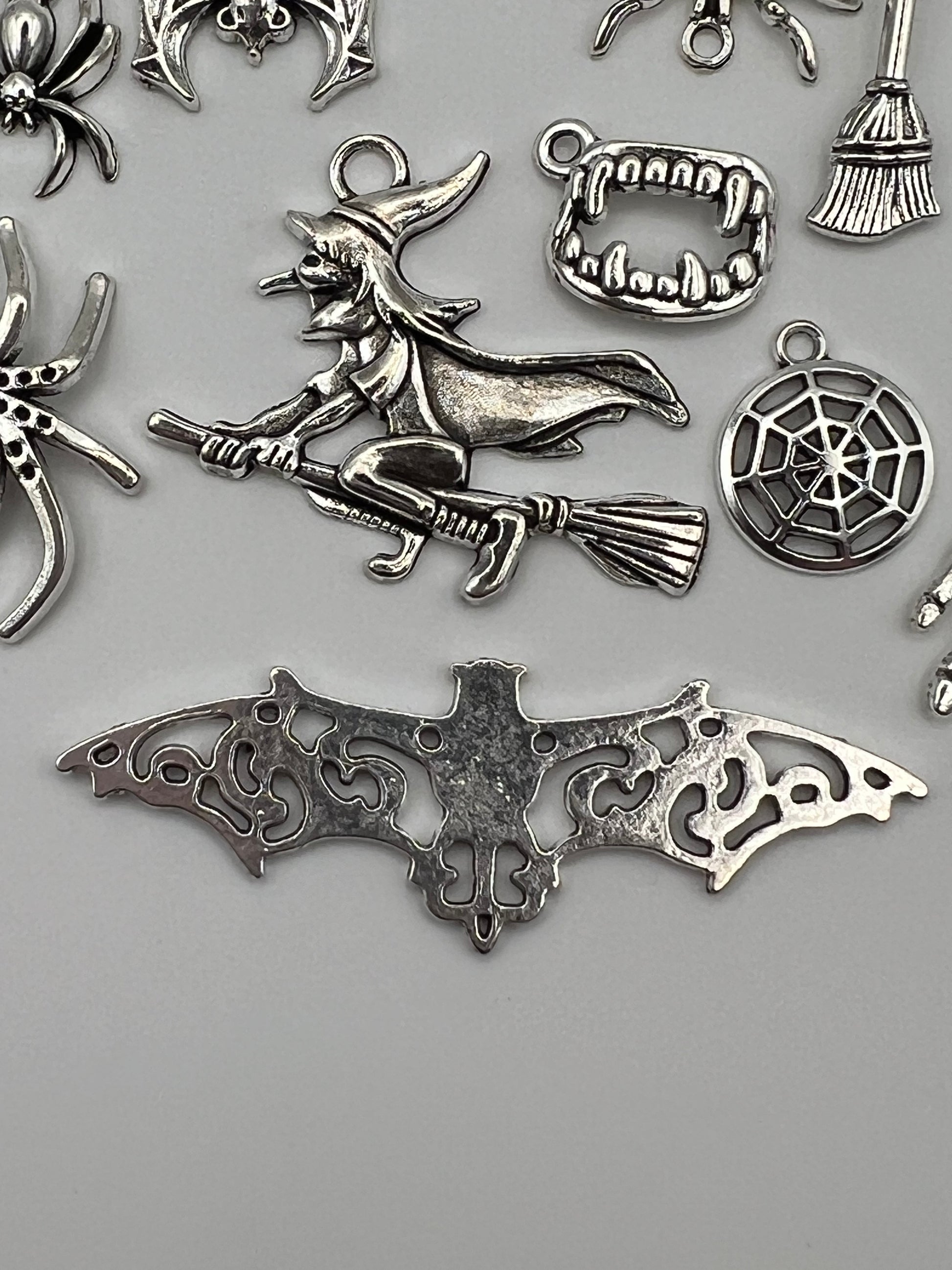 16 Tibetan Style Halloween Mixed Pendants