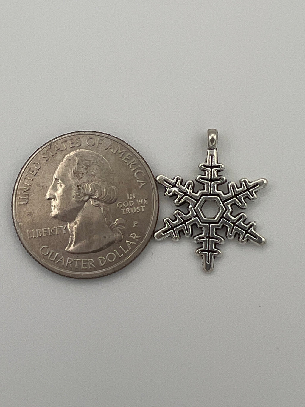 10 Christmas Tibetan Style Pendants Snowflake