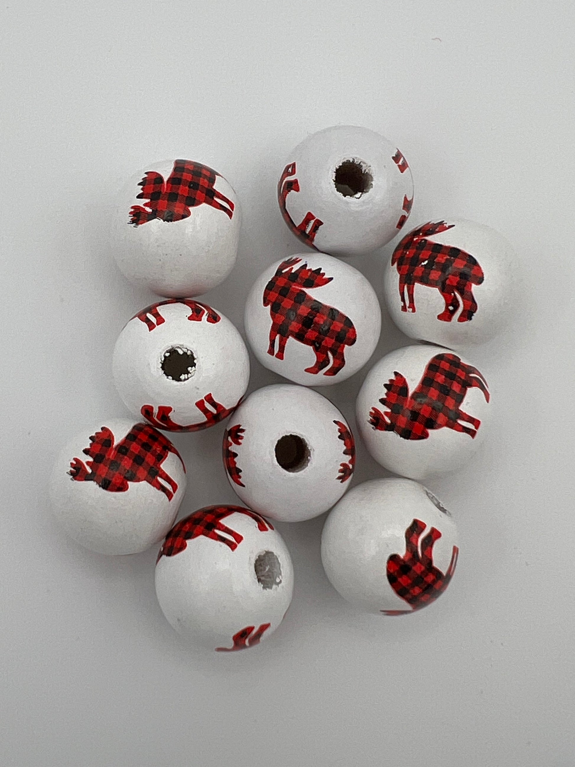 10 Christmas Painted Wood Beads White w/Tartan Patterned Elk