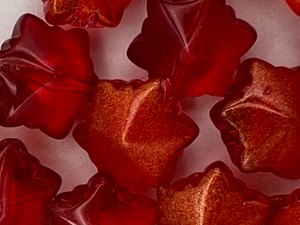 15 Transparent Glass Snowflake Beads w/Gold Powder Red