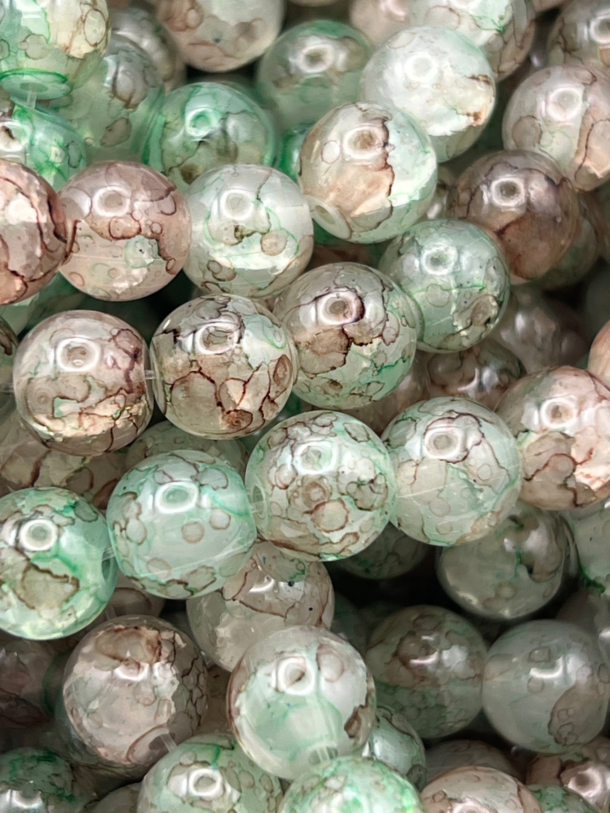 50 8mm Painted Swirl Crackle Glass Beads Green