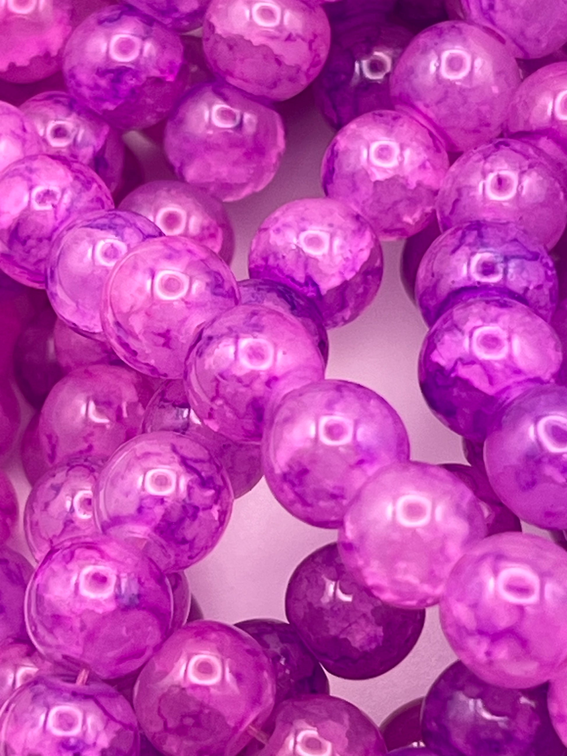 50 8mm Painted Swirl Crackle Glass Beads Medium Orchid