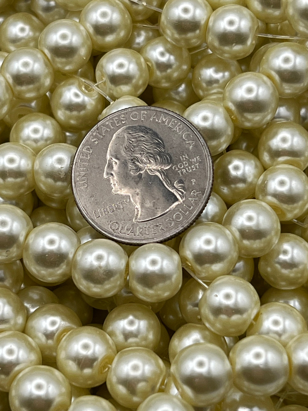 35 10mm Glass Pearl Beads Lemon Chiffon