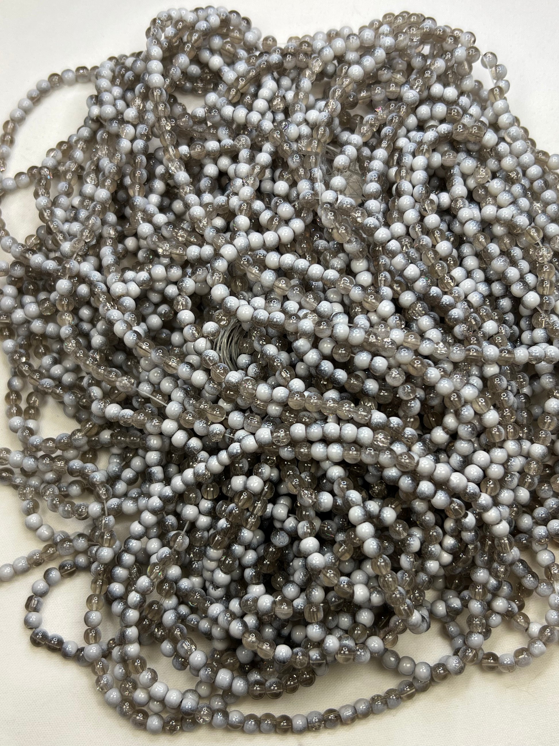 300 4.5mm Two-Tone Crackle Glass Beads Dark Gray & White