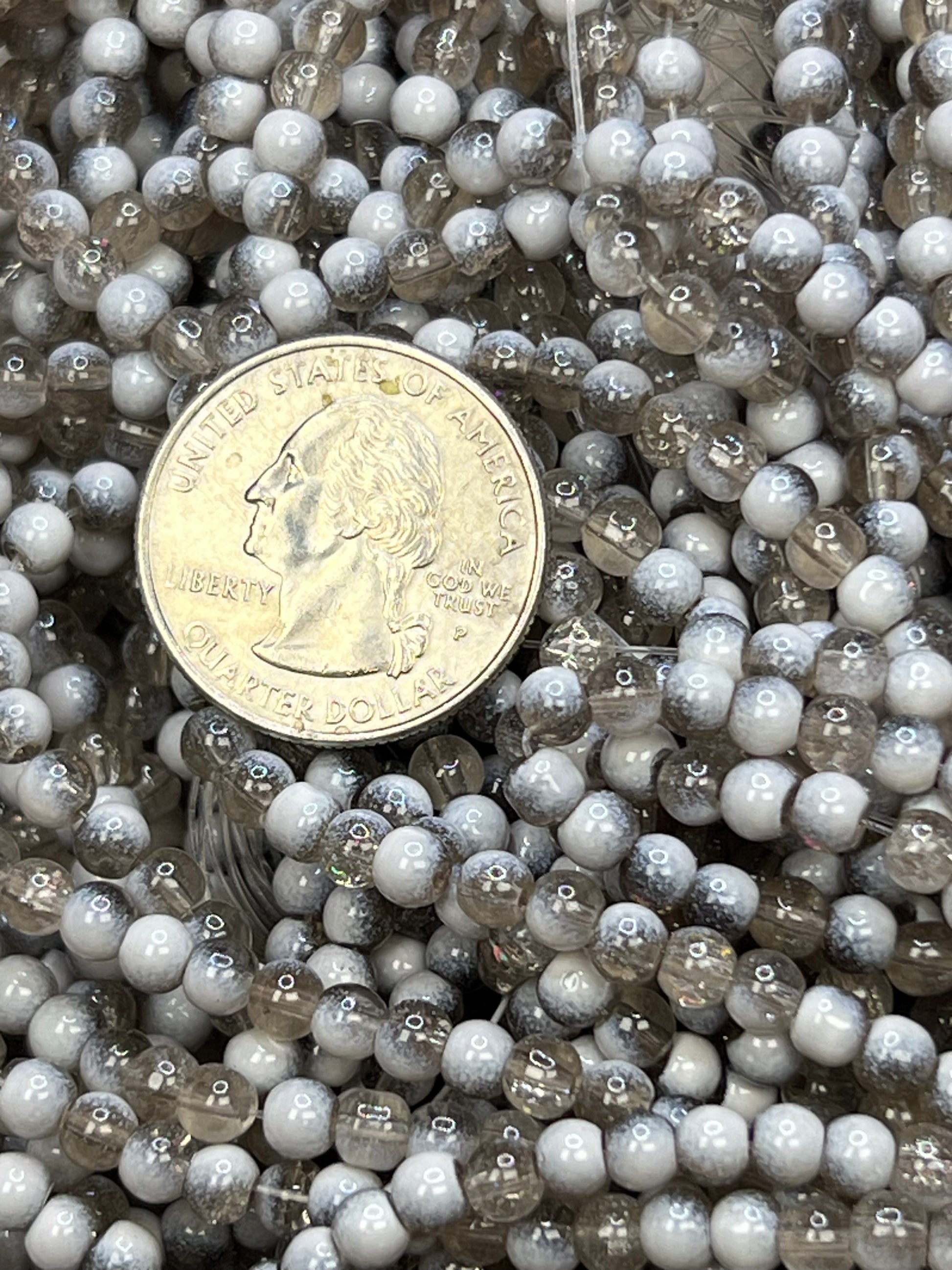 300 4.5mm Two-Tone Crackle Glass Beads Dark Gray & White