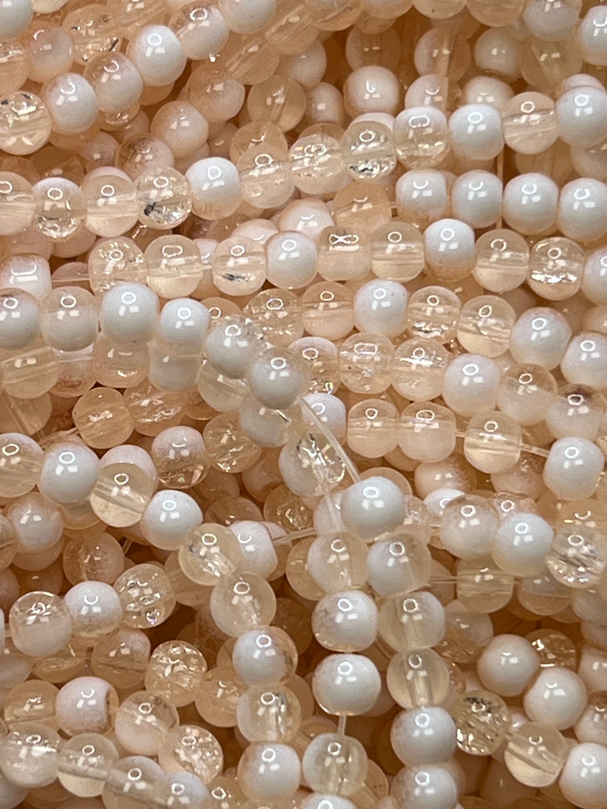50 4.5mm Two-Tone Crackle Glass Beads Moccasin & White