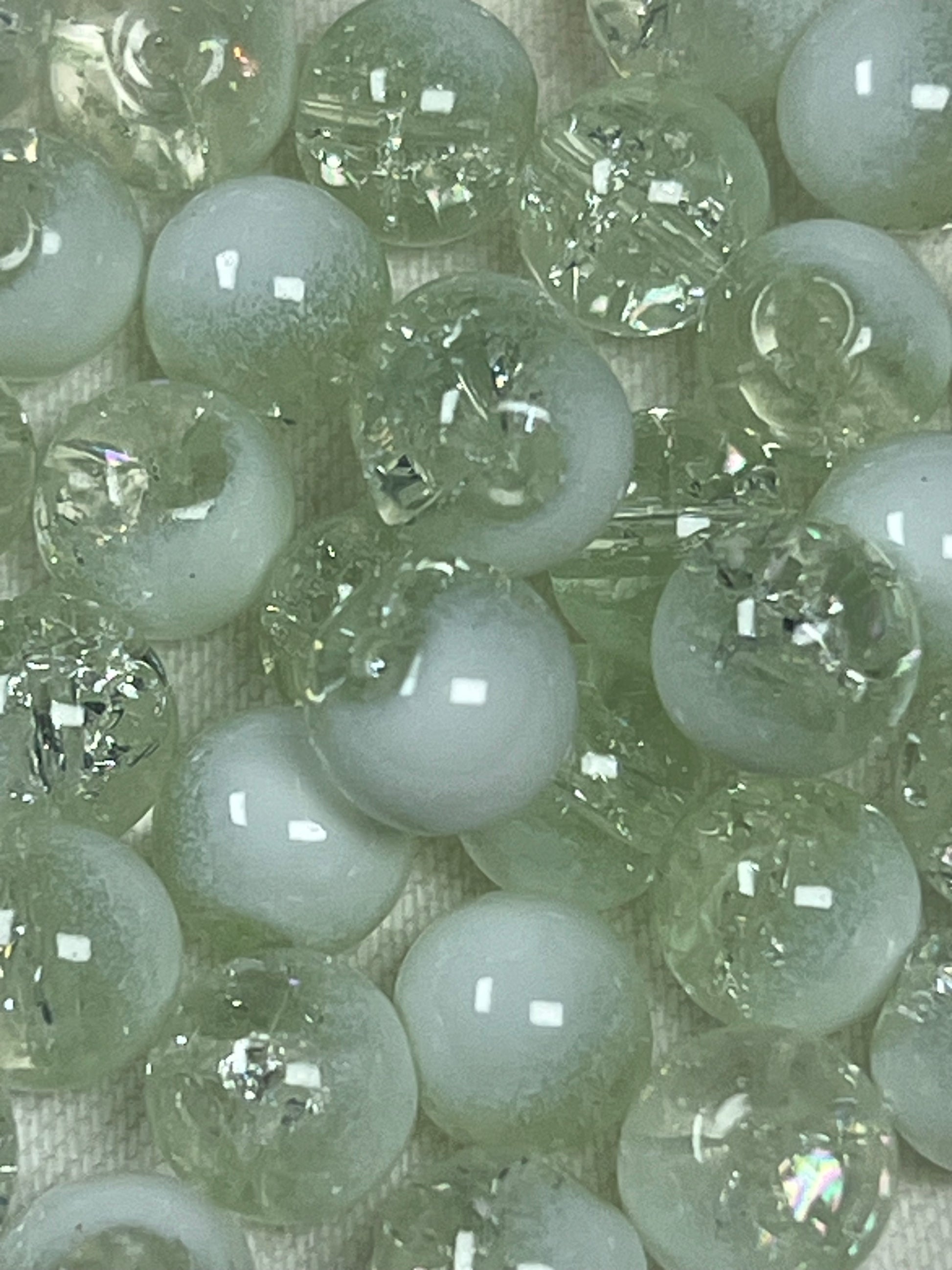 50 8mm Two-Tone Crackle Glass Beads Clear & White