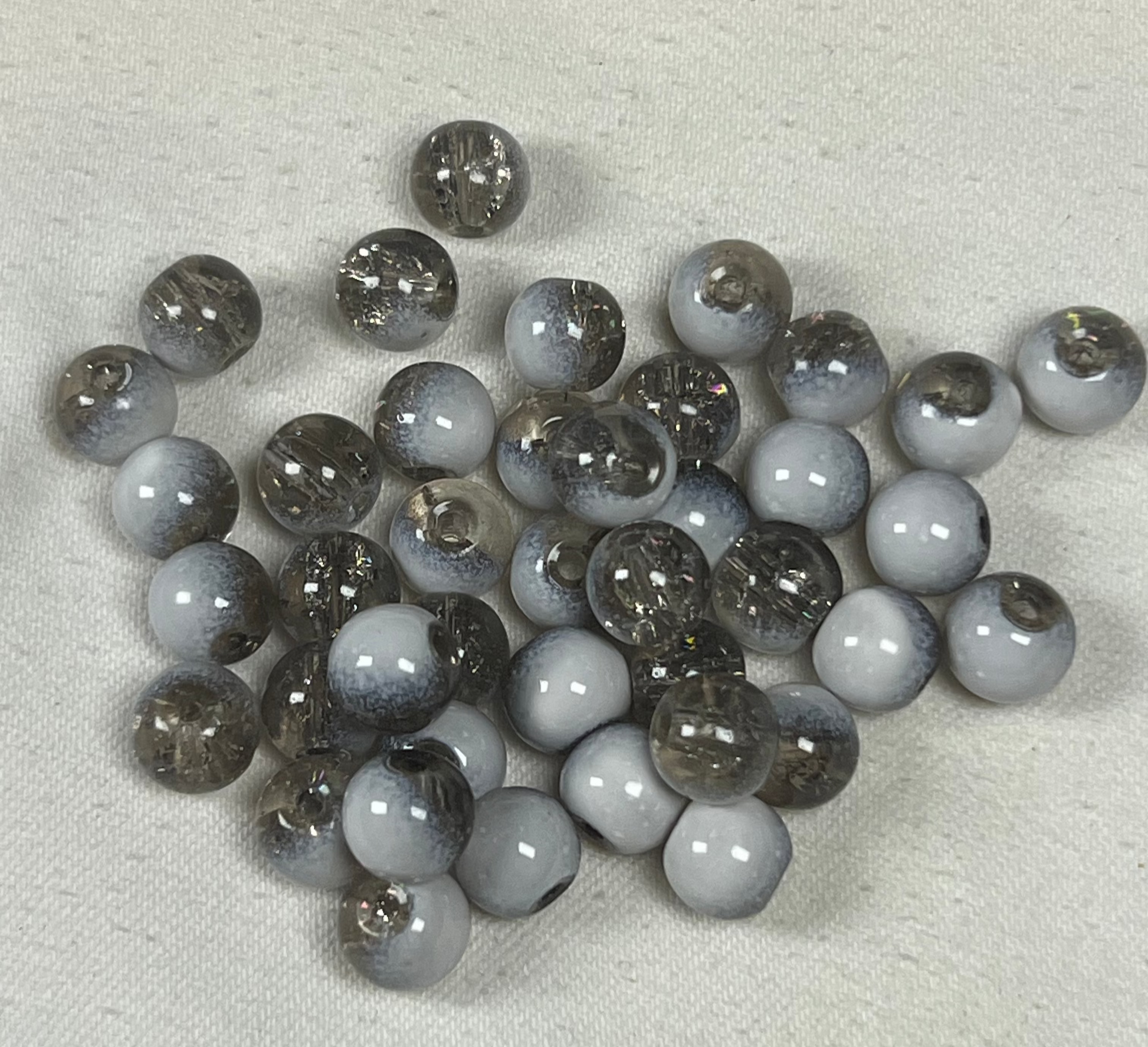 50 8mm Two-Tone Crackle Glass Beads Dark Gray & White