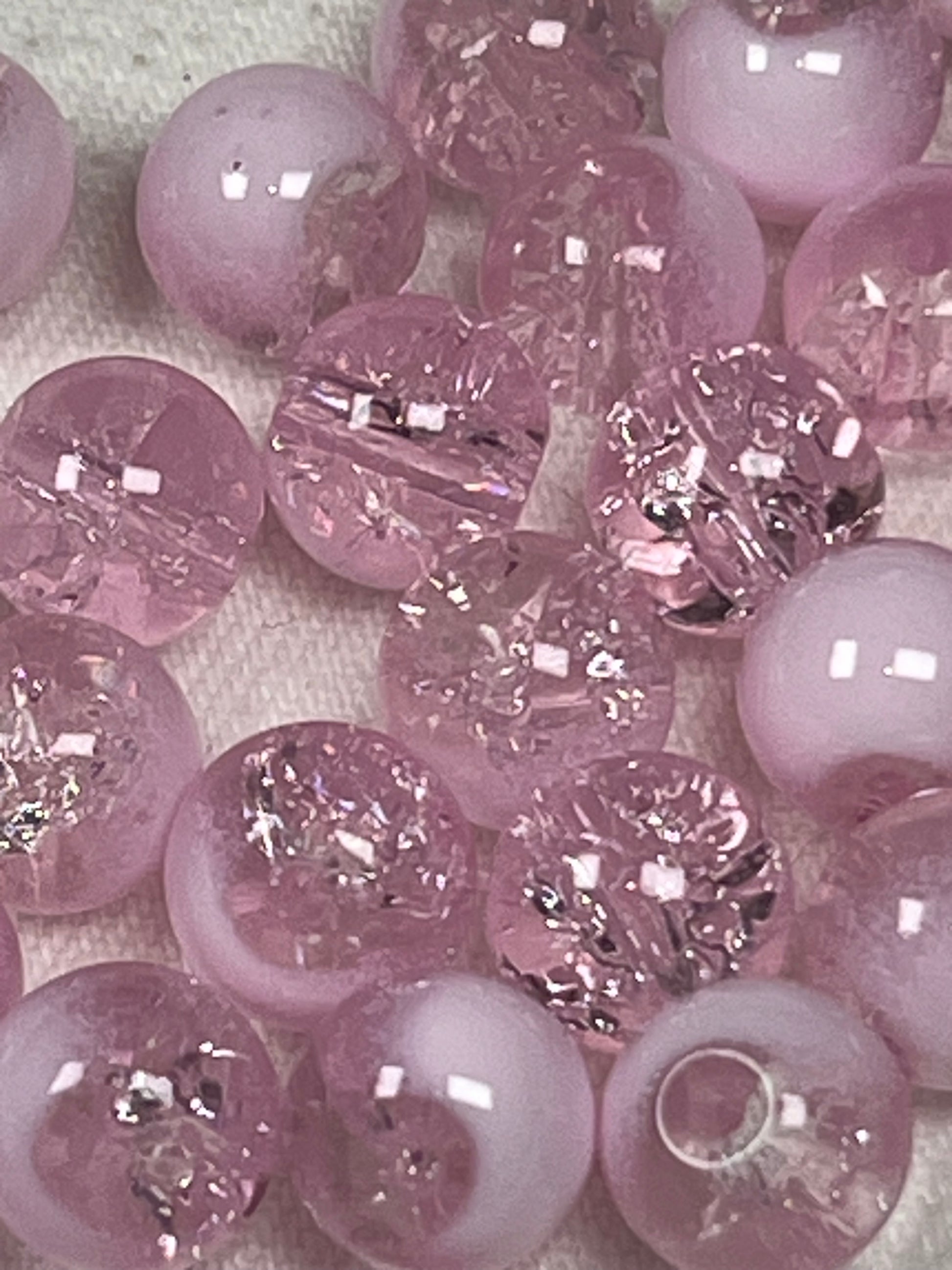 50 8mm Two-Tone Crackle Glass Beads Flamingo & White