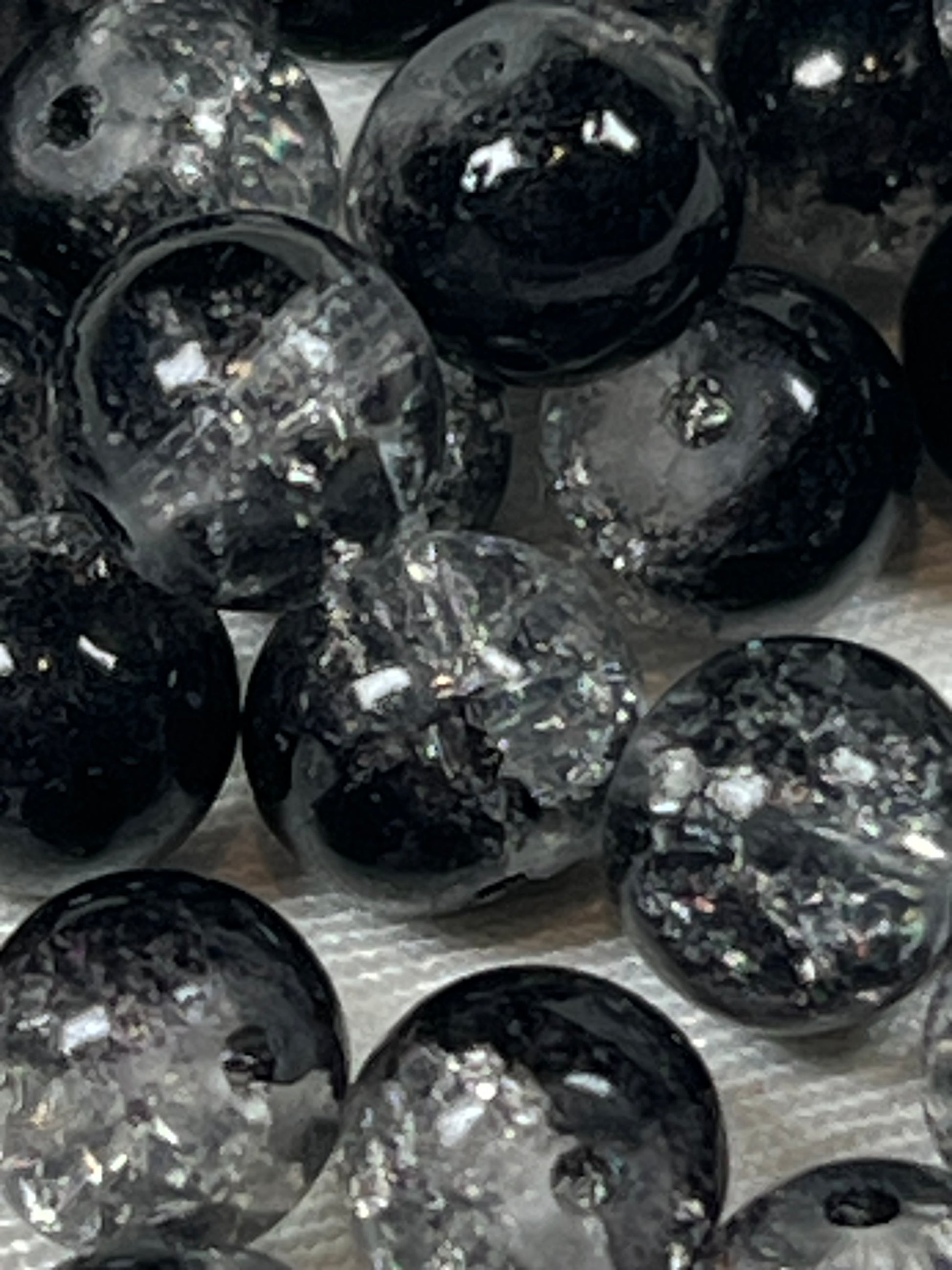50 8mm Two-Tone Crackle Glass Beads Salt & Pepper