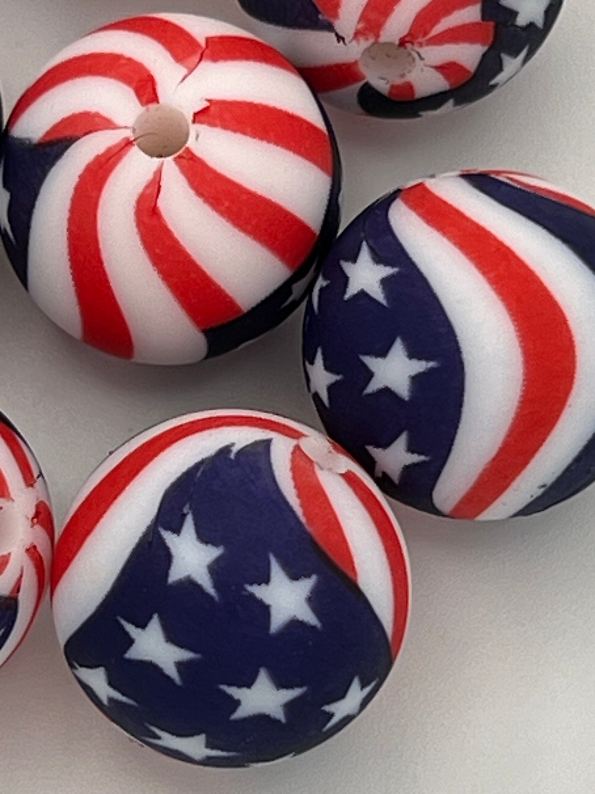 10 15mm Silicone Beads in Americana